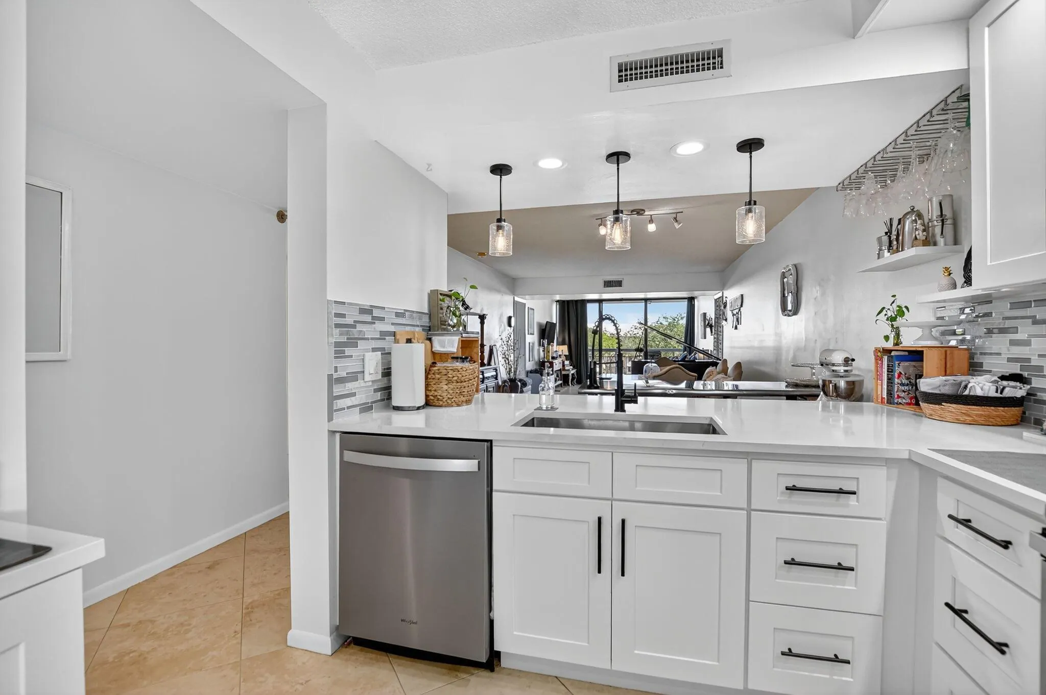 6205 Balboa Circle, #403
