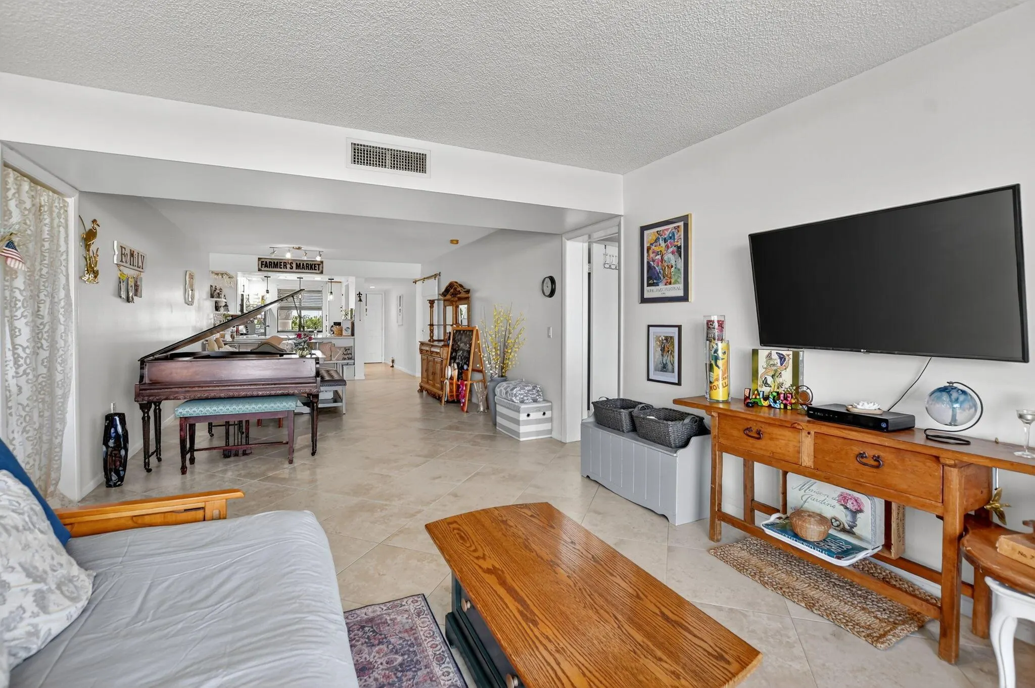 6205 Balboa Circle, #403