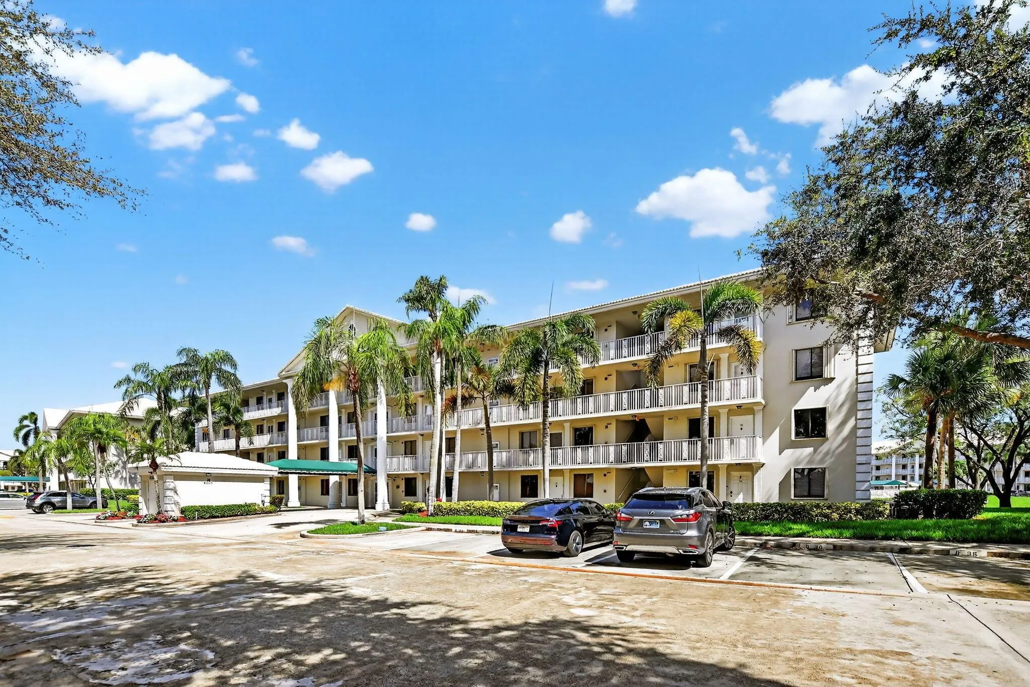 6205 Balboa Circle, #403