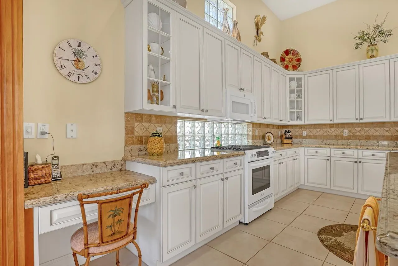 10250 Blue Heron Point