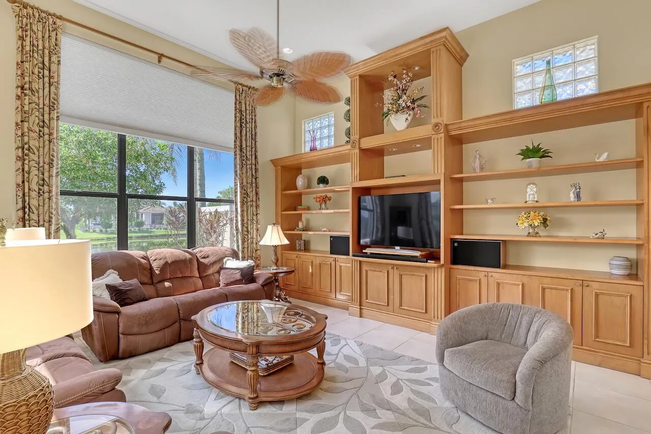 10250 Blue Heron Point