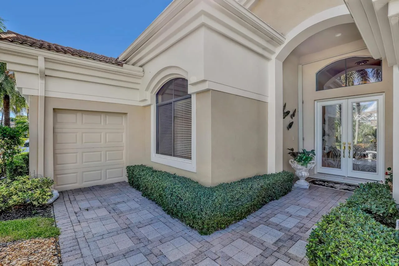 10250 Blue Heron Point
