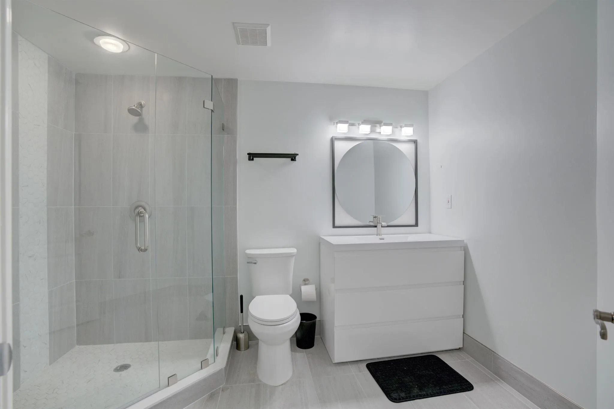 100 Uno Lago Drive, #402