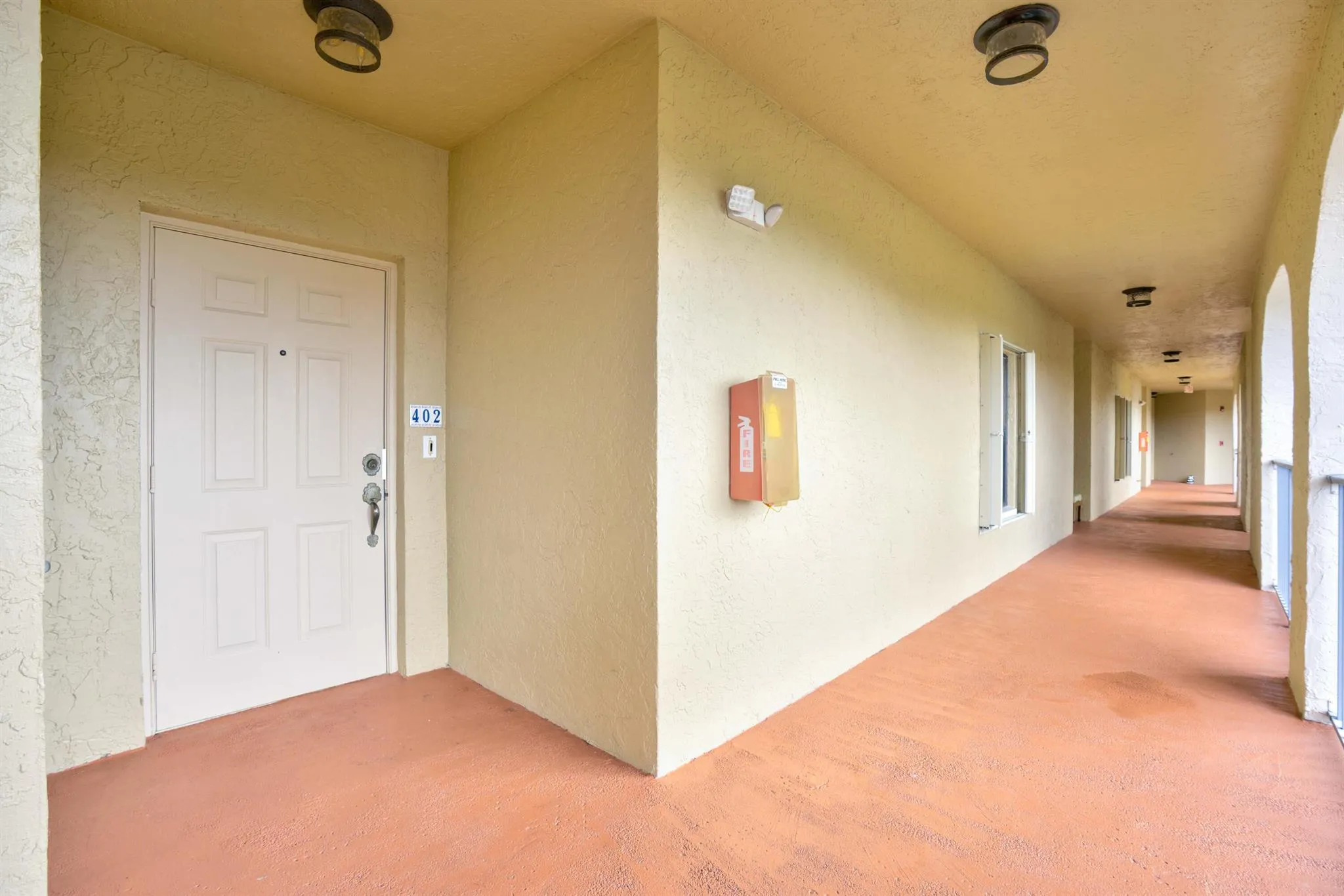 100 Uno Lago Drive, #402