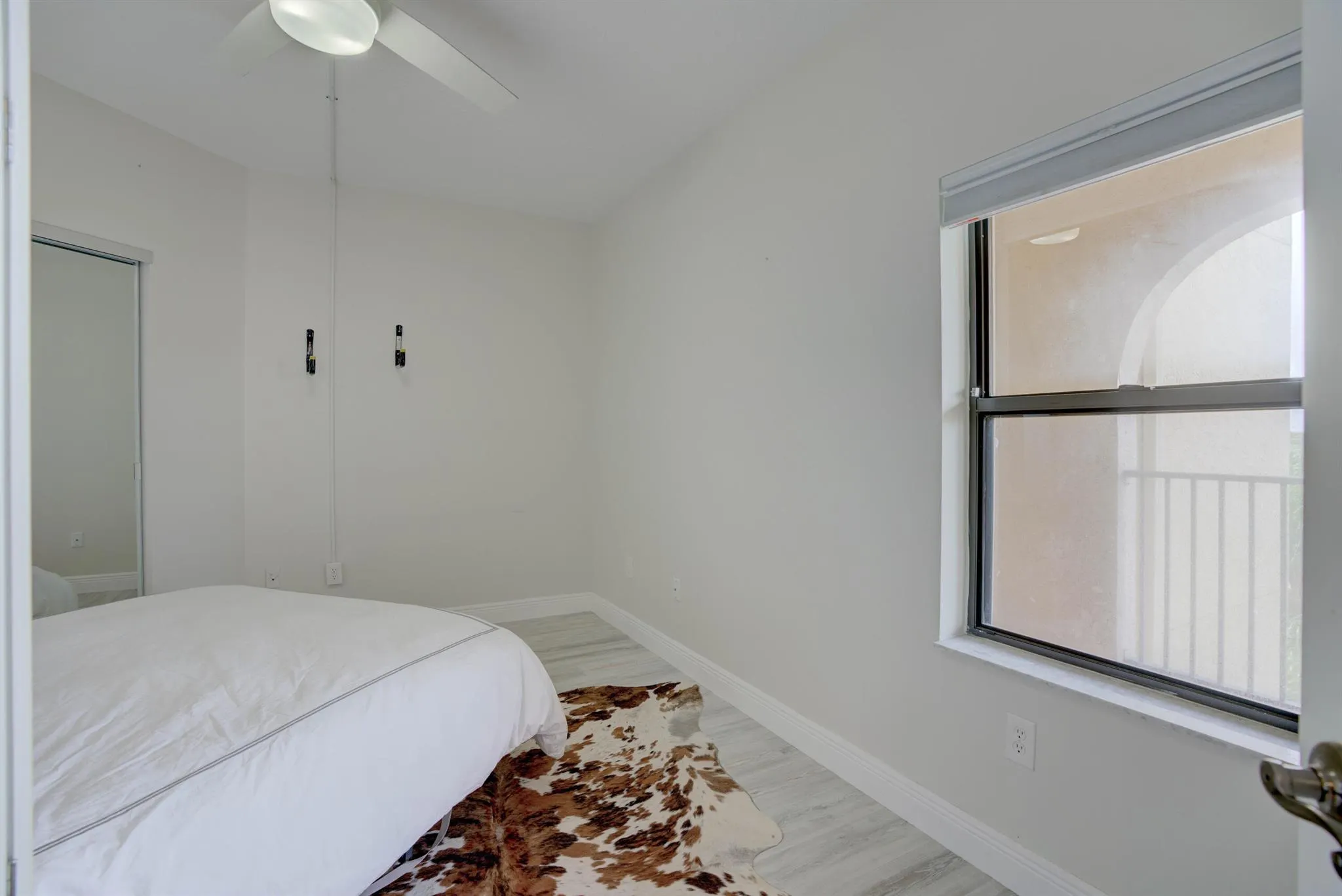 100 Uno Lago Drive, #402