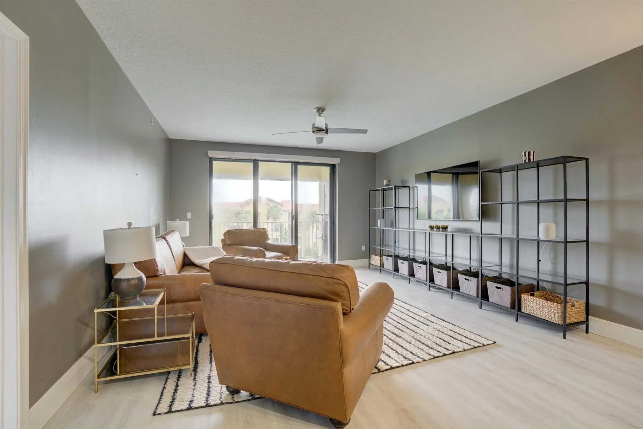 100 Uno Lago Drive, #402