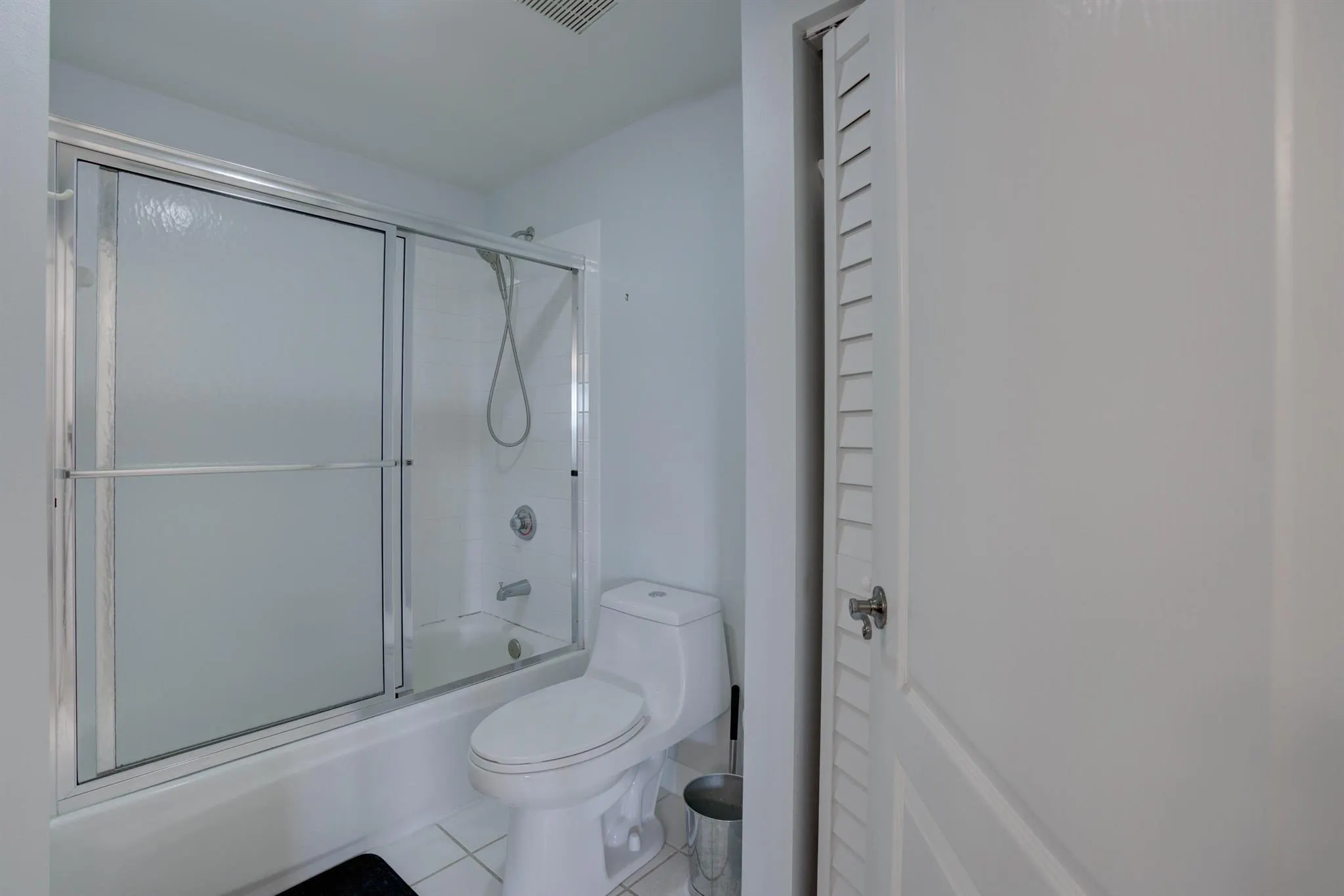 100 Uno Lago Drive, #402