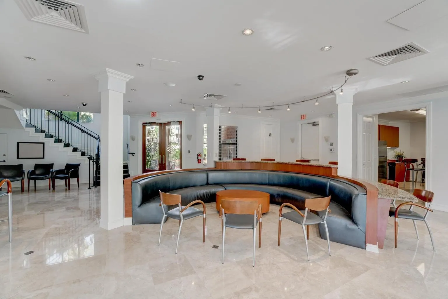 100 Uno Lago Drive, #402