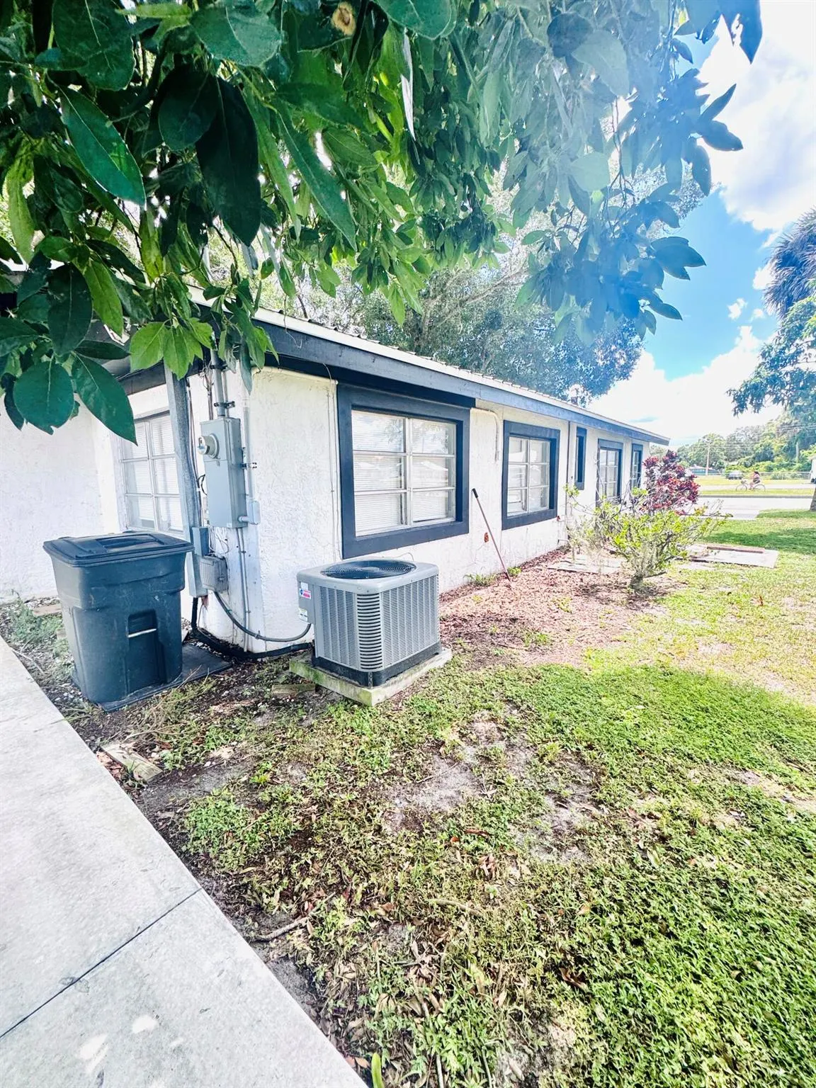 206 SW 3rd Street