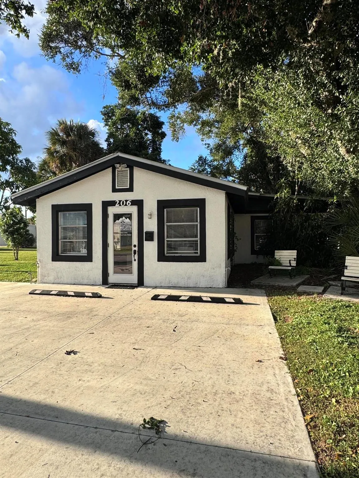 206 SW 3rd Street