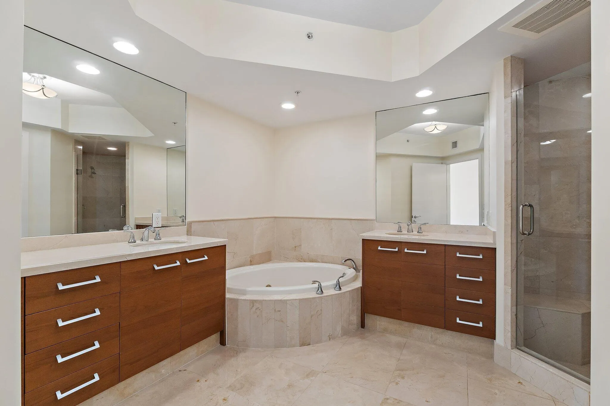 3610 Gardens Parkway, #904a