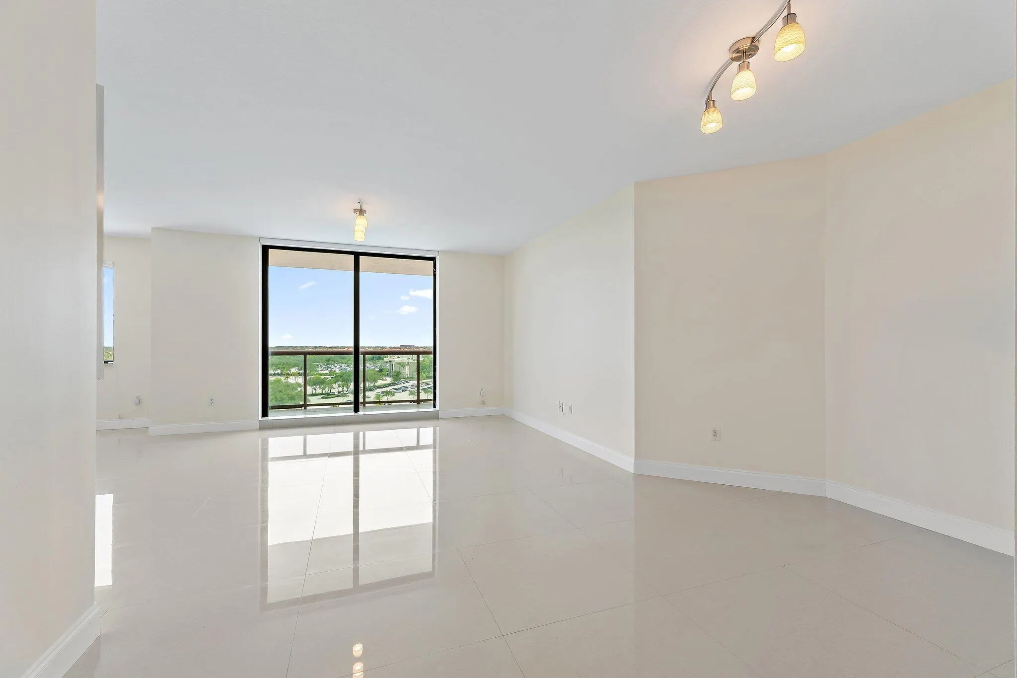 3610 Gardens Parkway, #904a