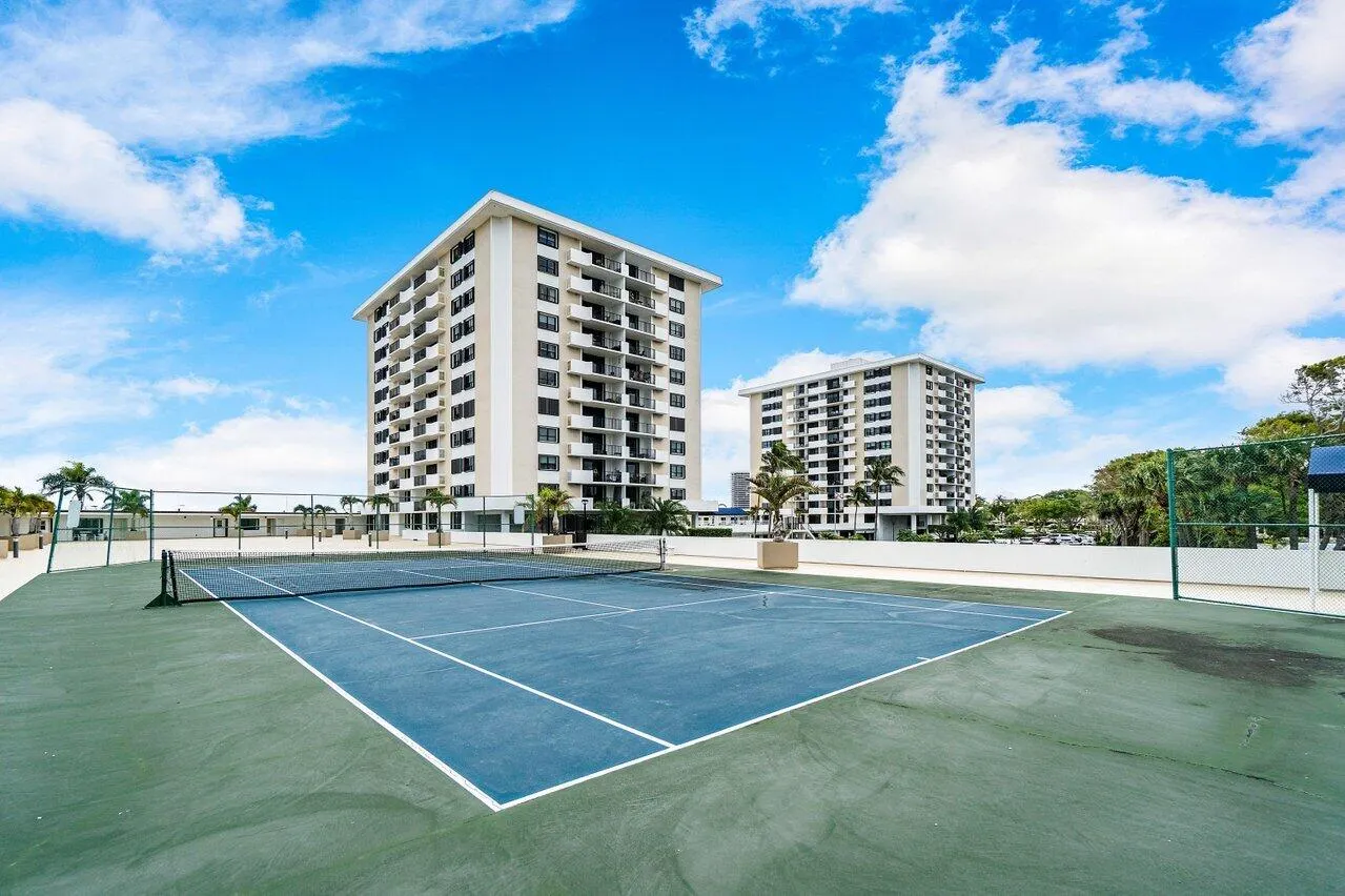 1200 Marine Way, #915 (Ph7)