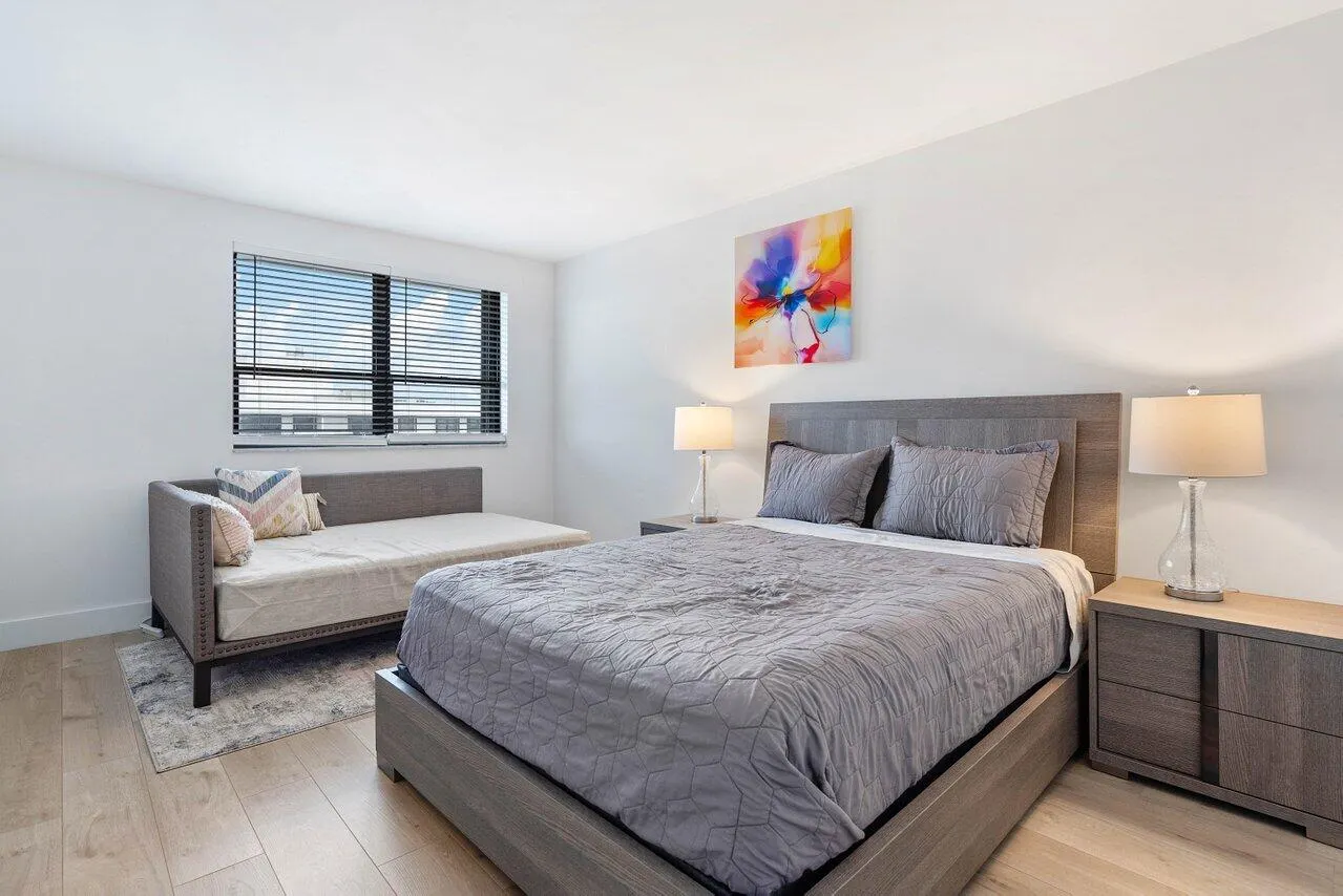 1200 Marine Way, #915 (Ph7)