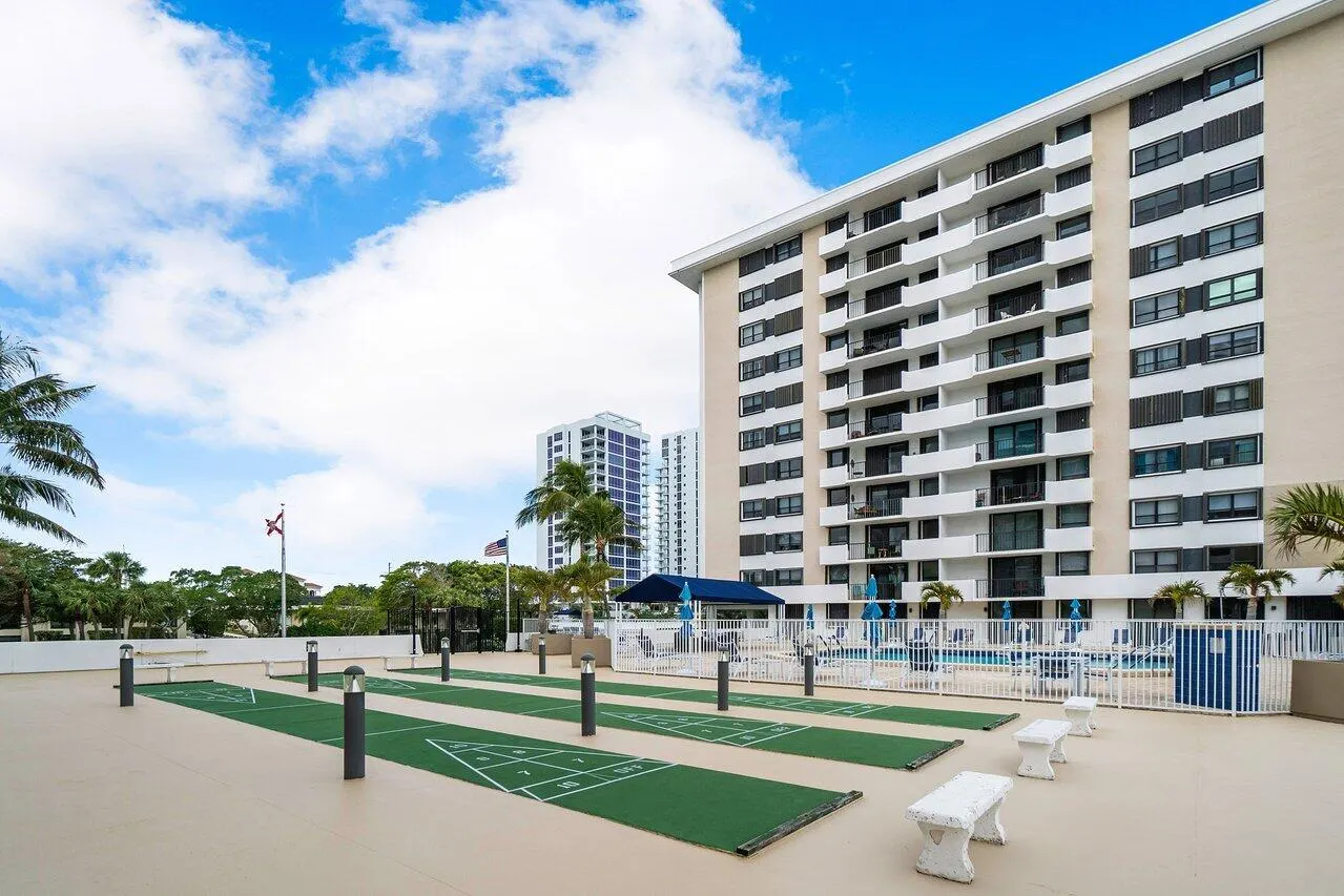 1200 Marine Way, #915 (Ph7)