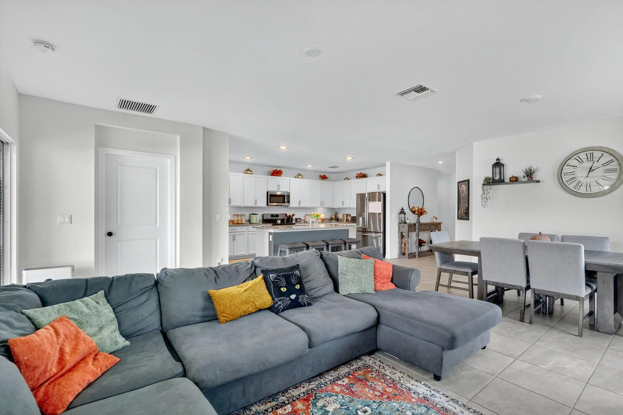 435 SW Fields Avenue