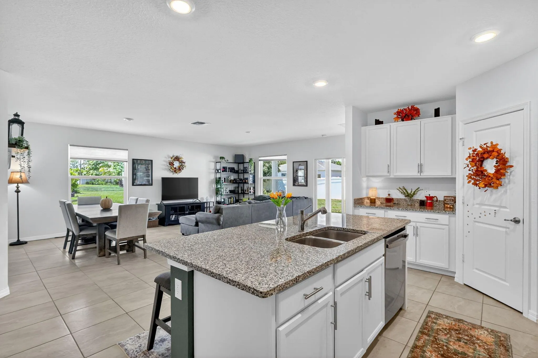 435 SW Fields Avenue