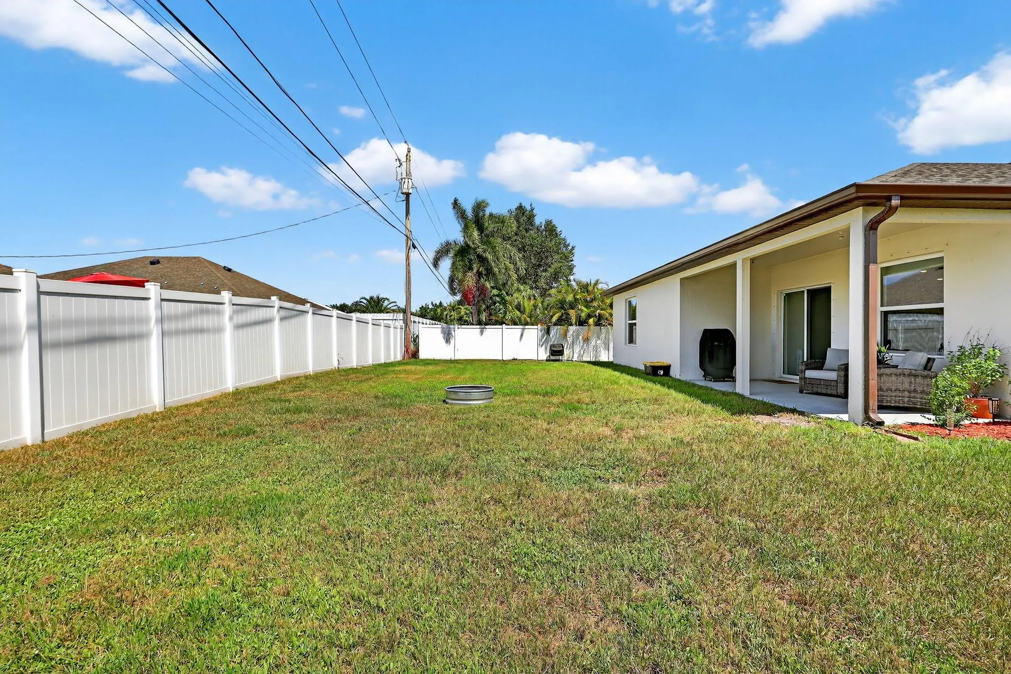 435 SW Fields Avenue