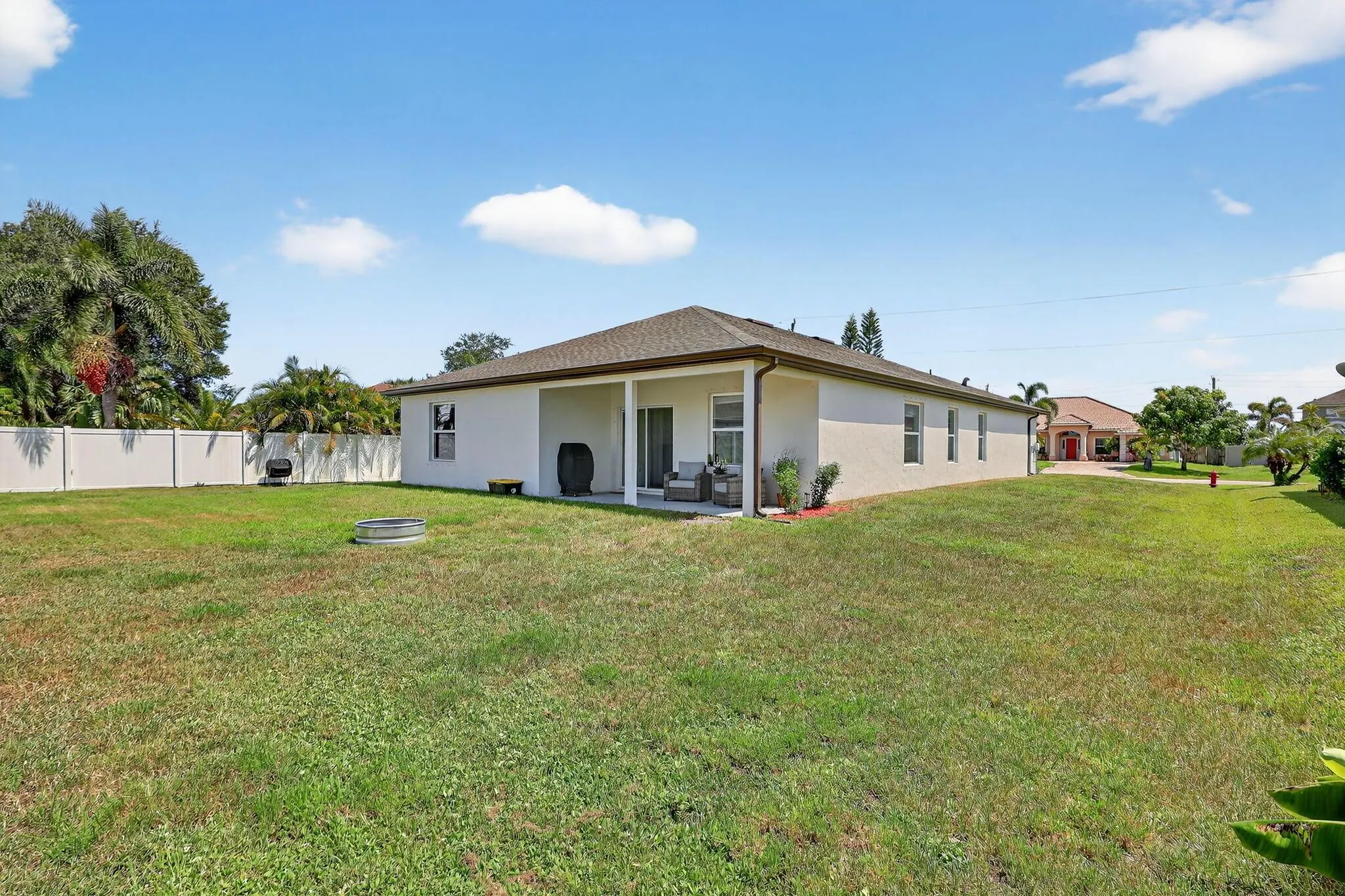 435 SW Fields Avenue