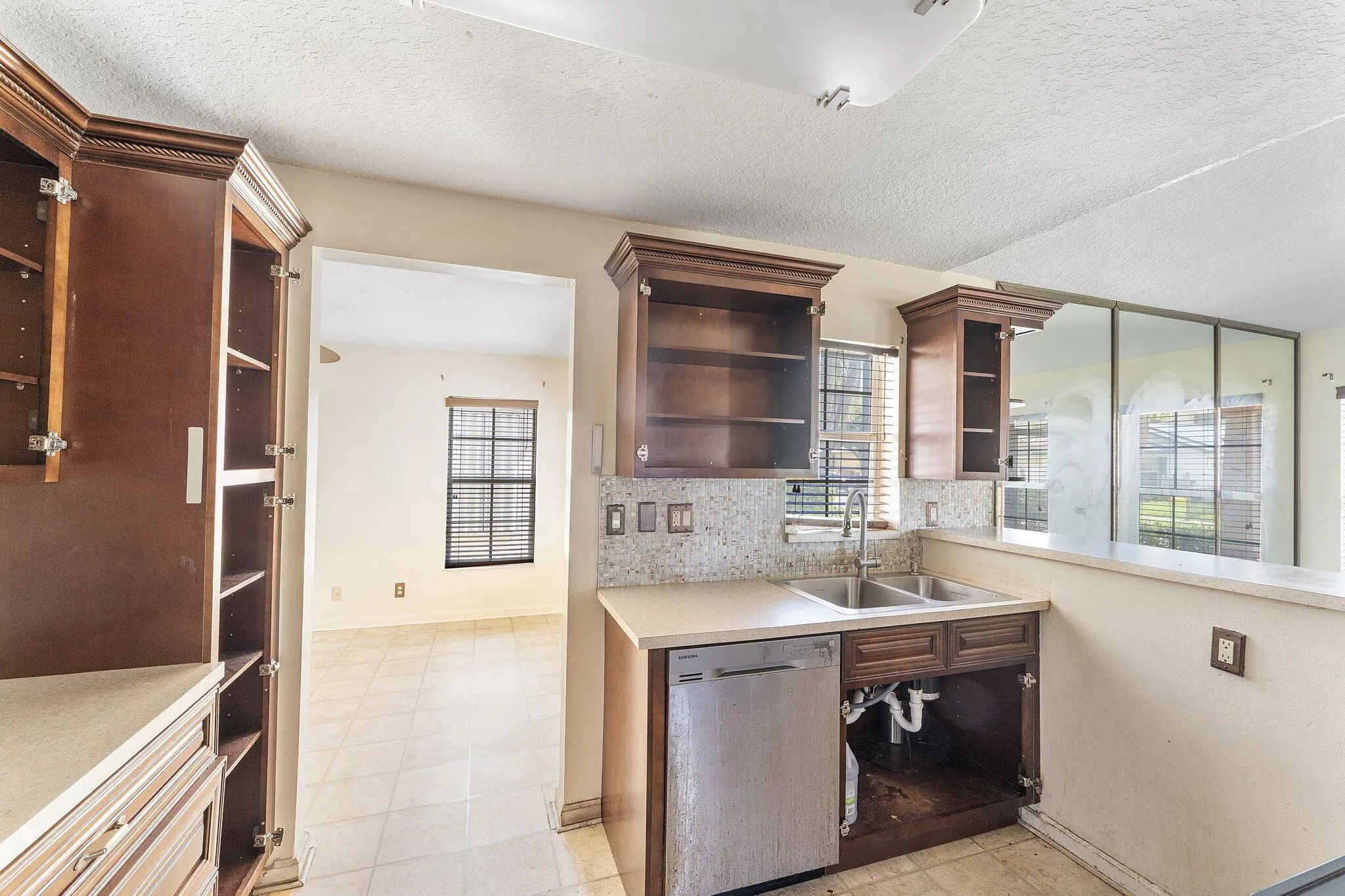 1135 Freshwater Lakes Drive