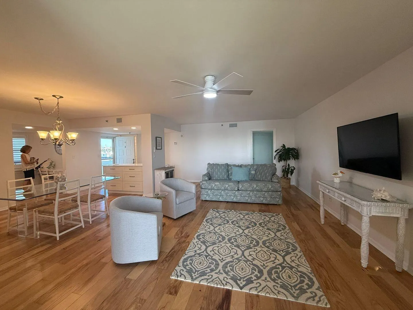 19800 Sandpointe Bay Drive, #409