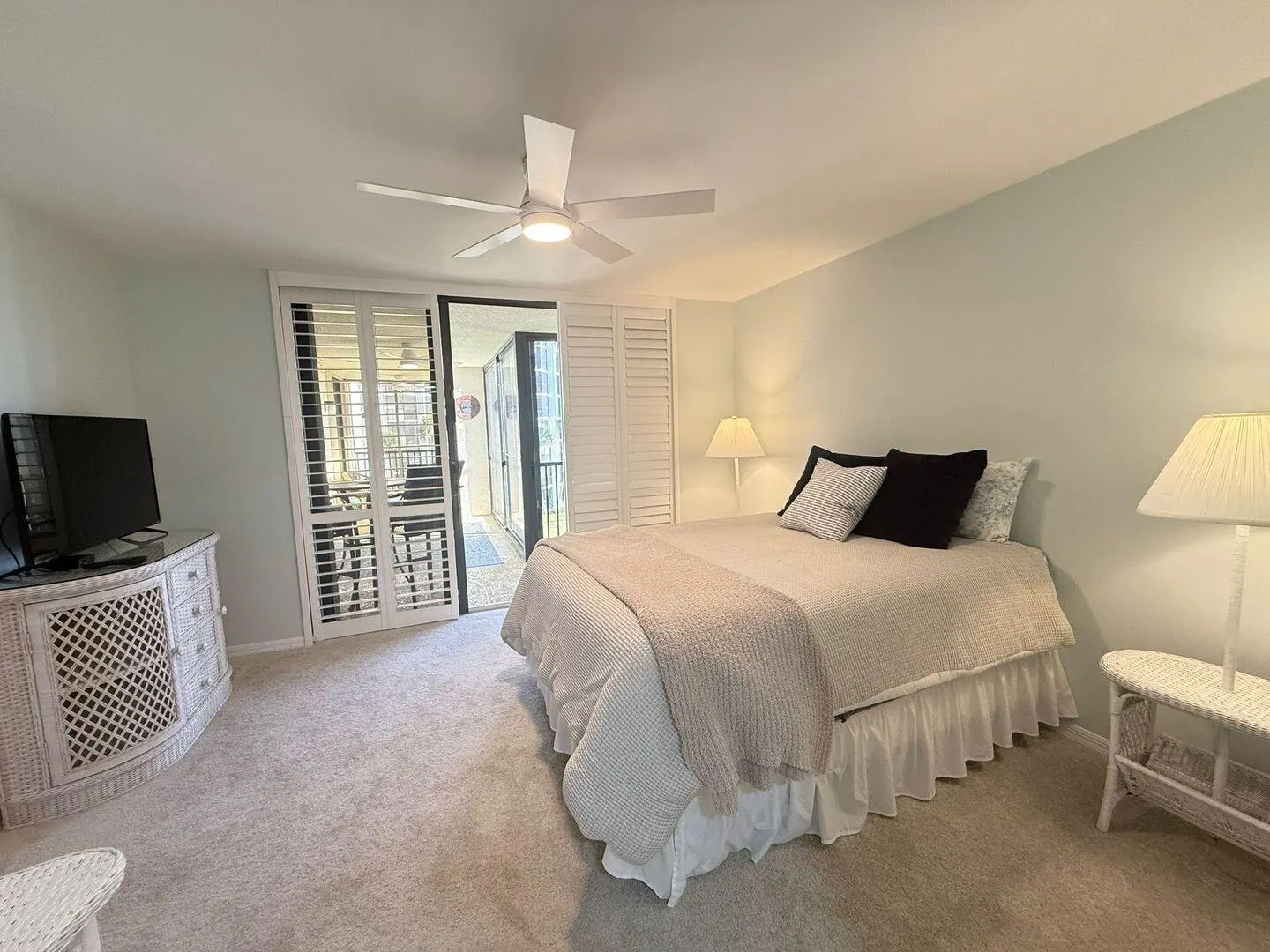 19800 Sandpointe Bay Drive, #409