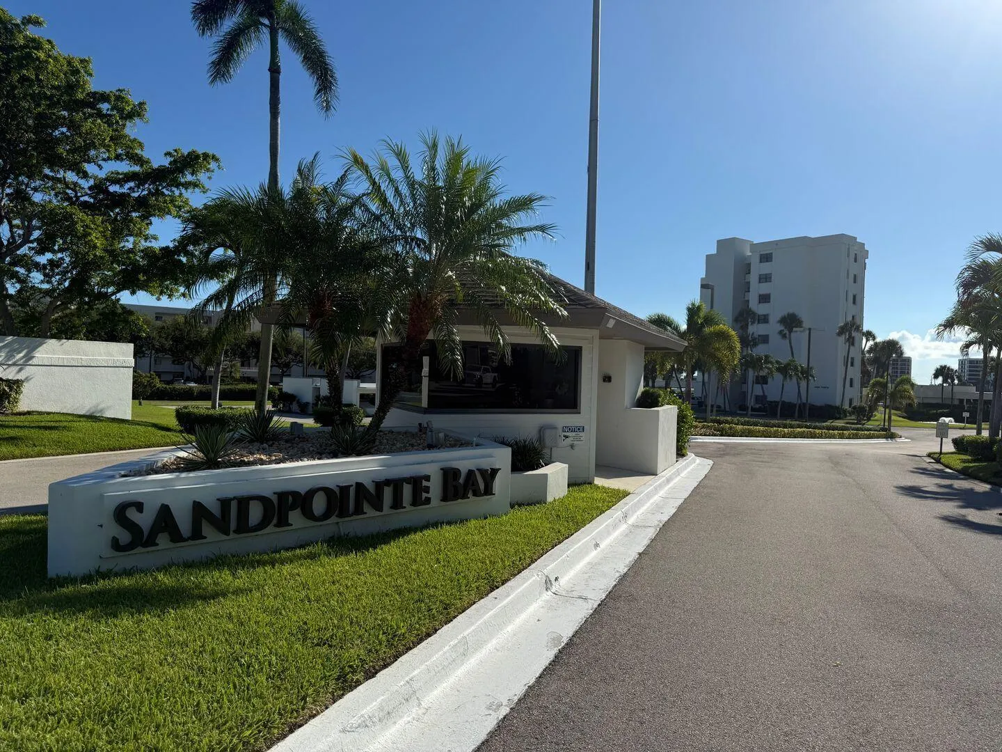 19800 Sandpointe Bay Drive, #409