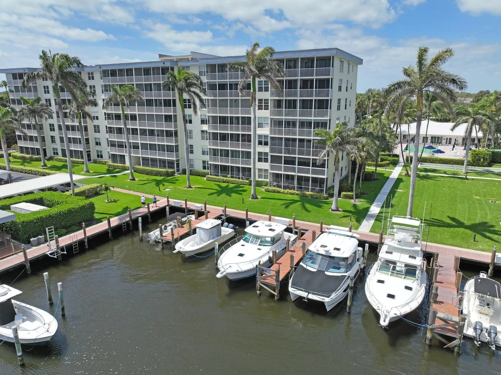 1 Harbourside Drive, #1703