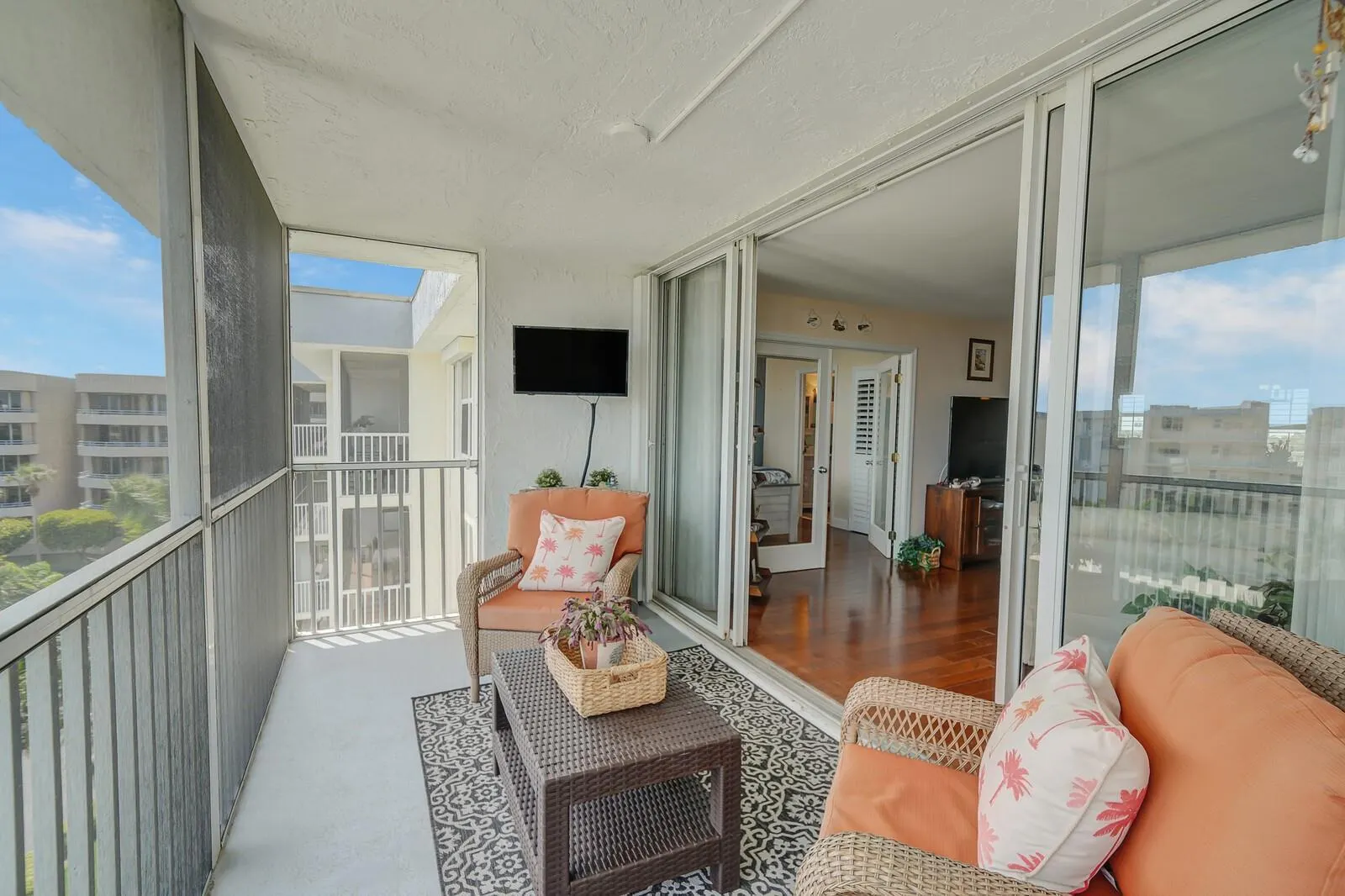 1 Harbourside Drive, #1703
