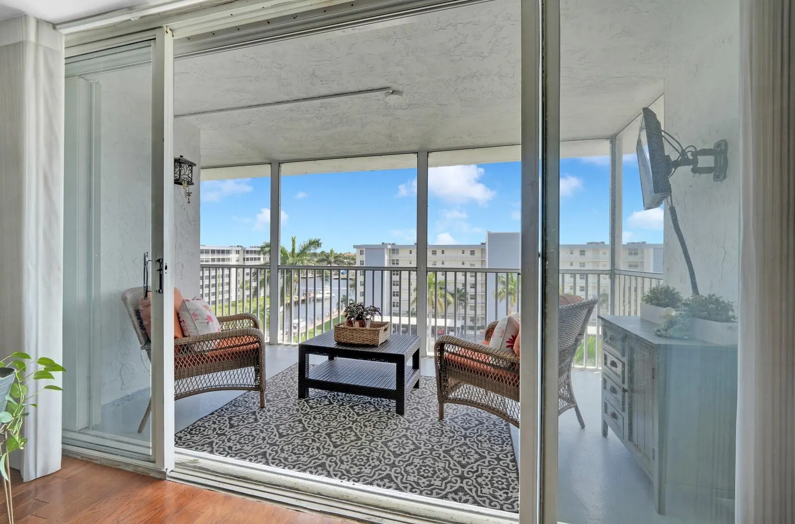 1 Harbourside Drive, #1703