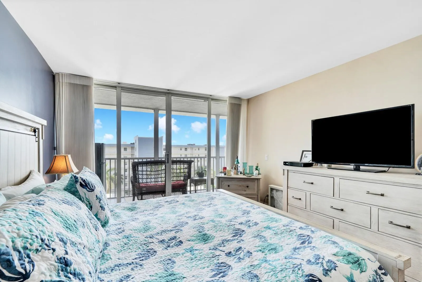 1 Harbourside Drive, #1703