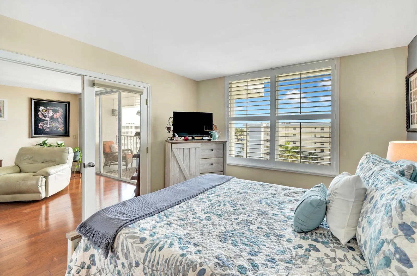 1 Harbourside Drive, #1703