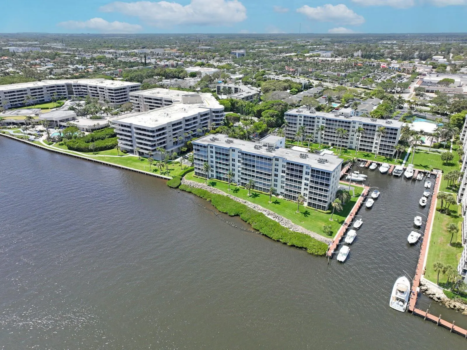 1 Harbourside Drive, #1703