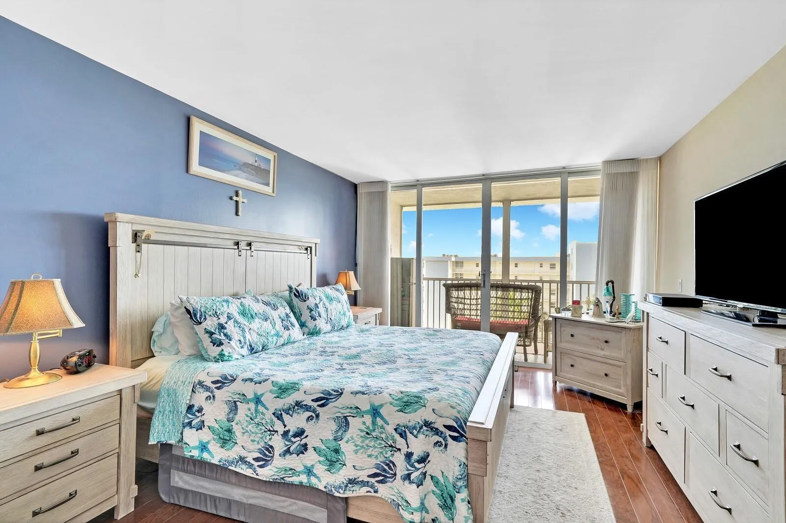 1 Harbourside Drive, #1703