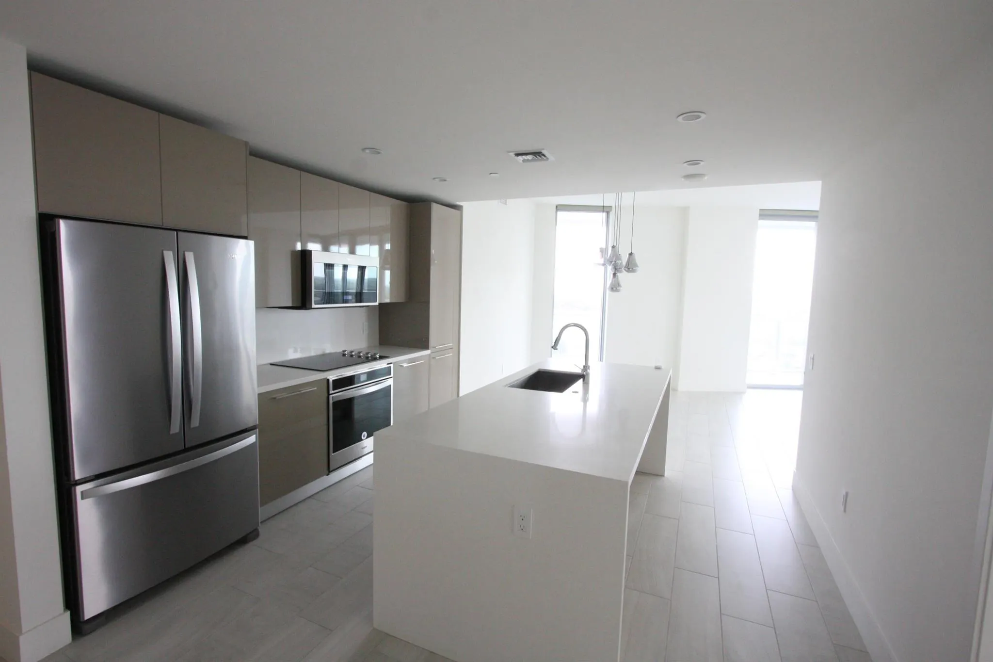 2000 Metropica Way, #1609