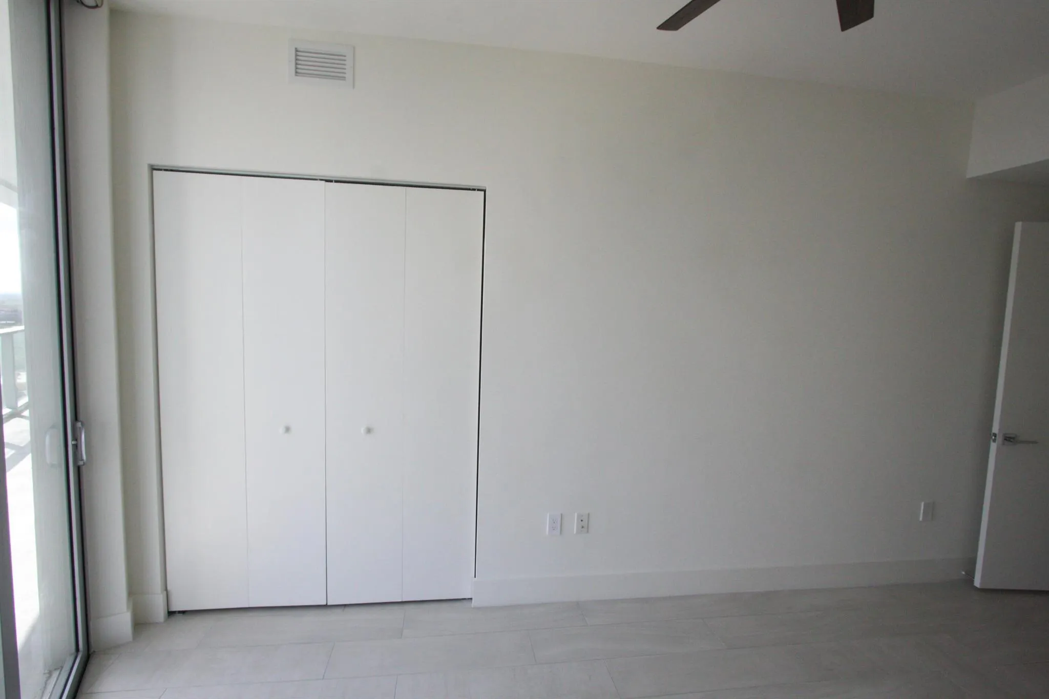 2000 Metropica Way, #1609