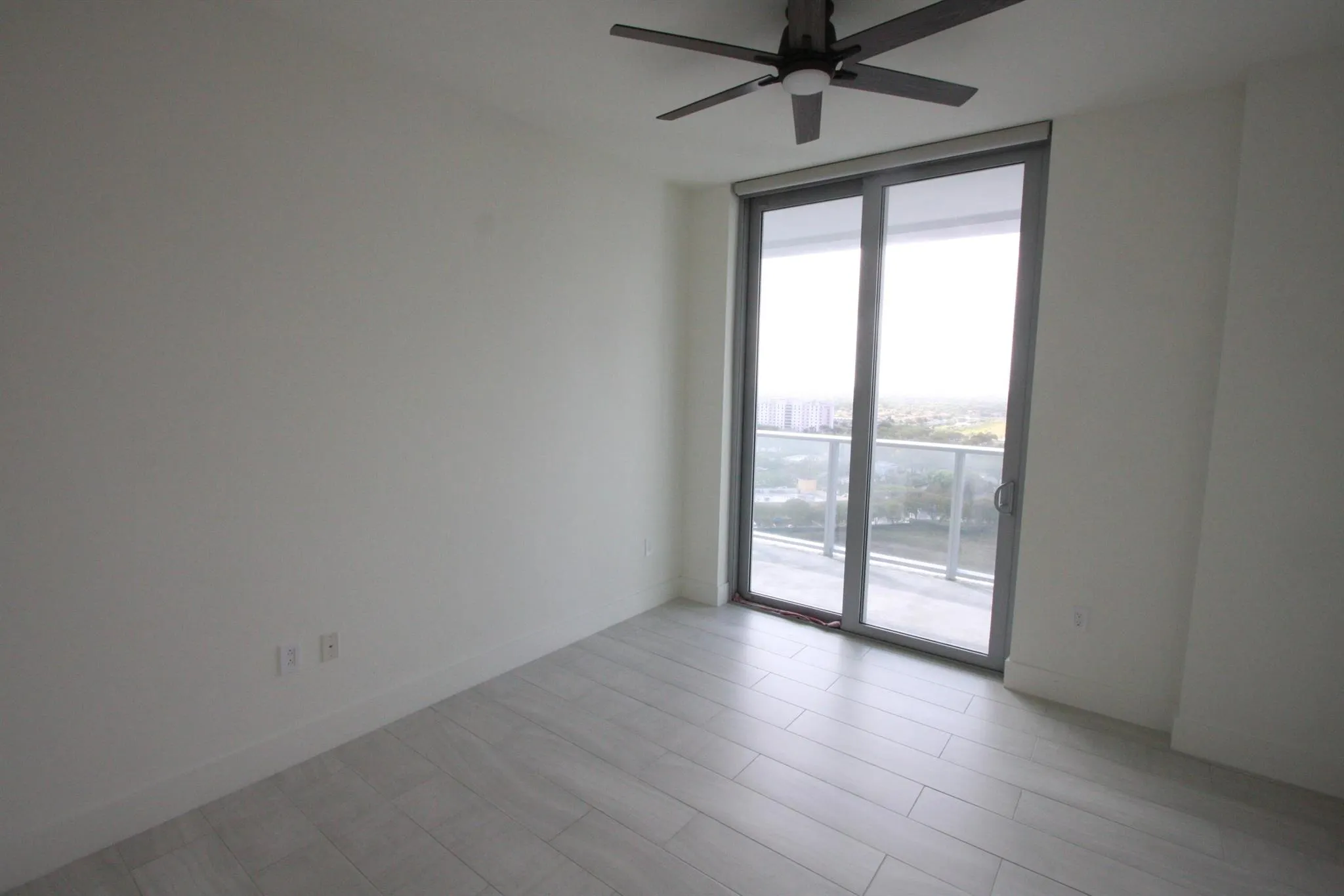 2000 Metropica Way, #1609