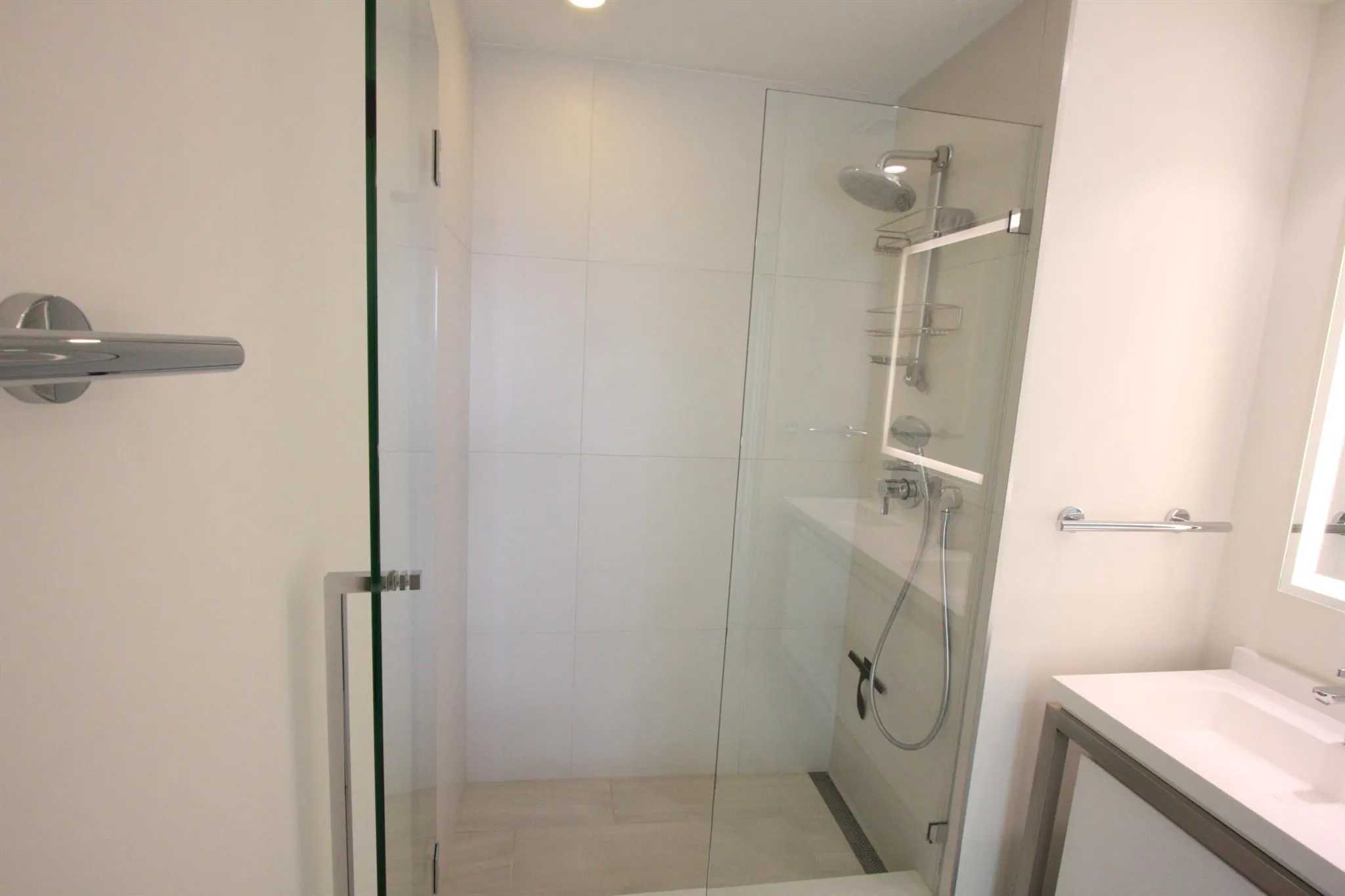 2000 Metropica Way, #1609