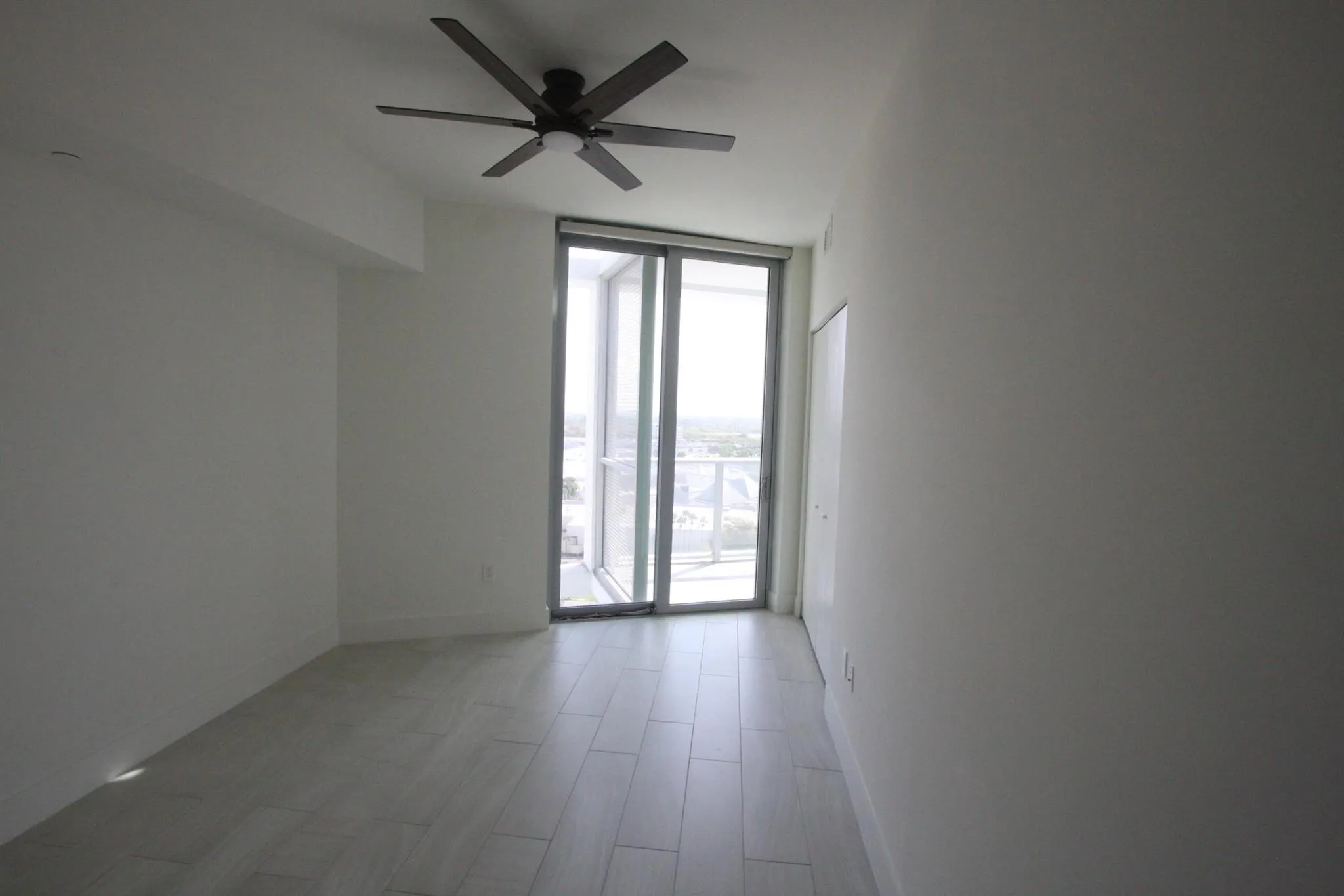 2000 Metropica Way, #1609