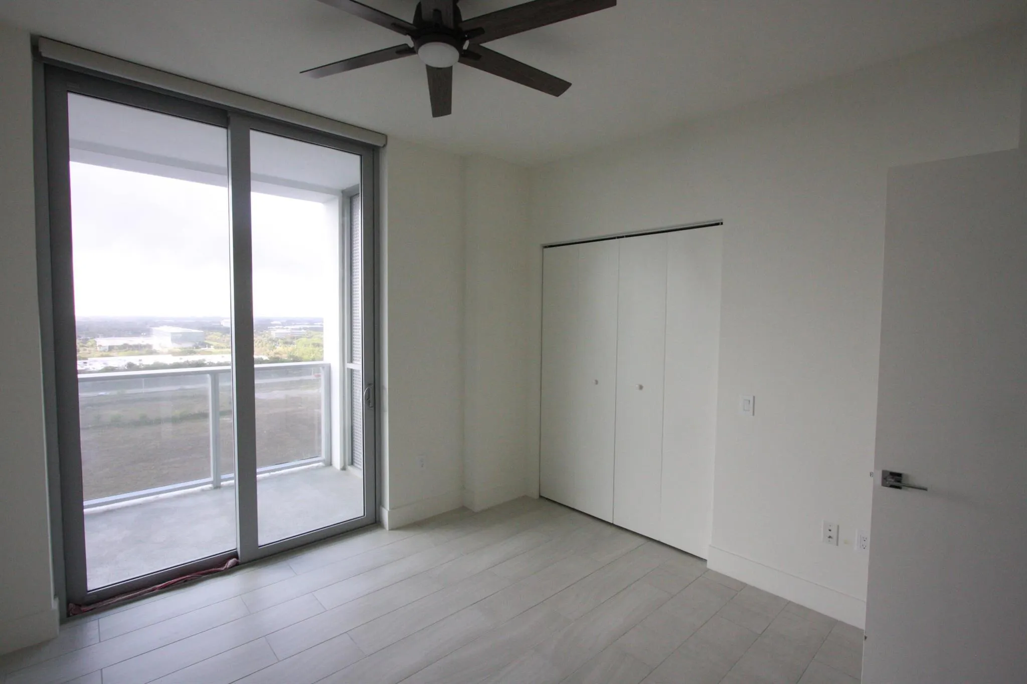 2000 Metropica Way, #1609