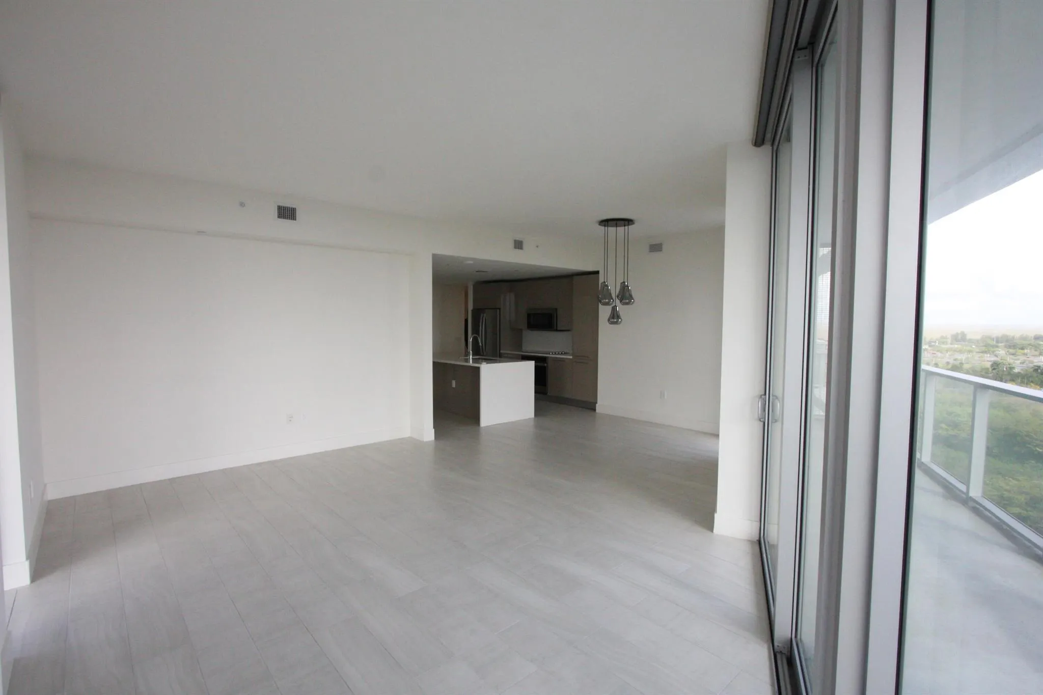 2000 Metropica Way, #1609
