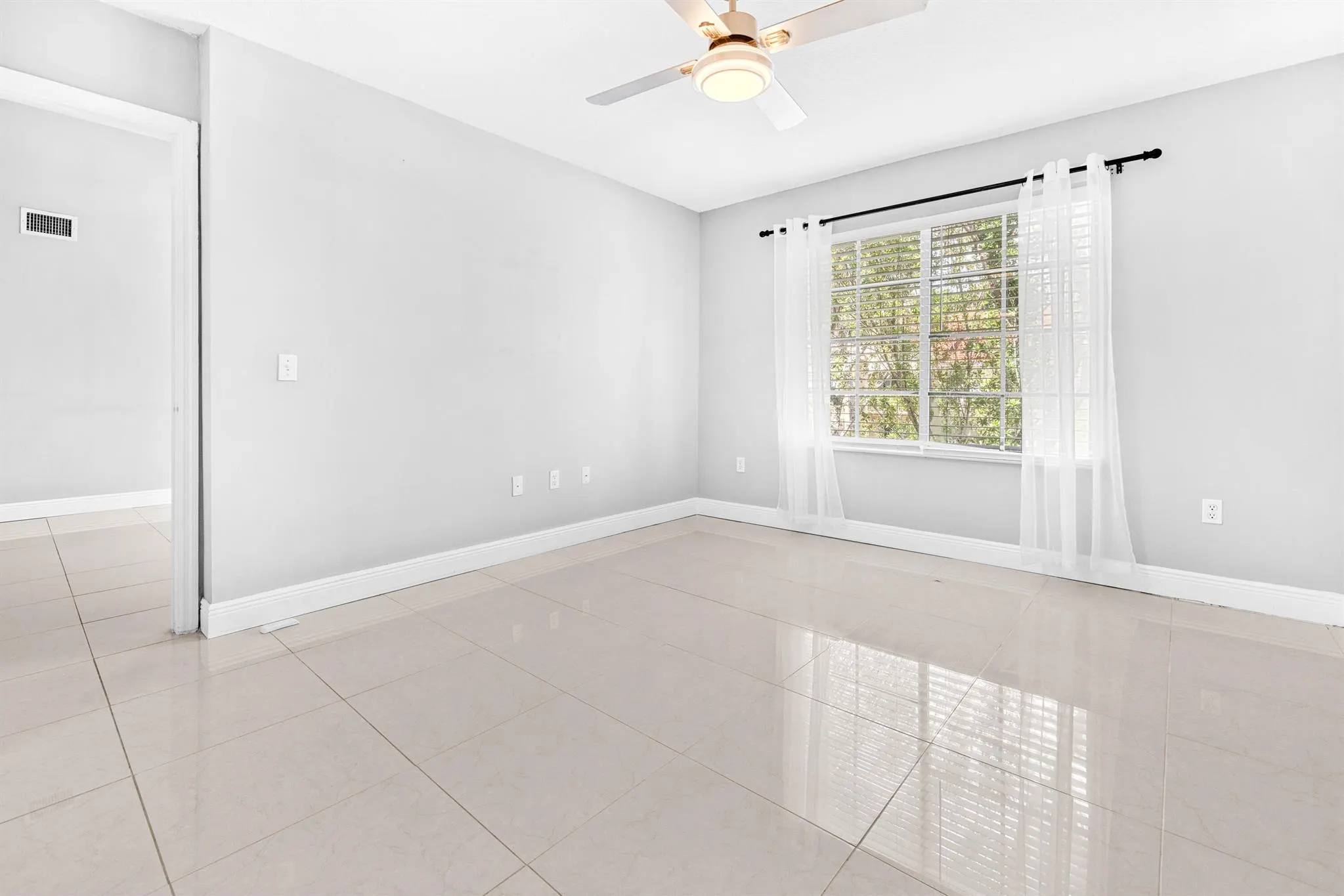 4041 San Marino Boulevard, #304