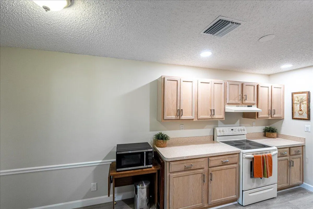 1775 S Dovetail Drive, #R