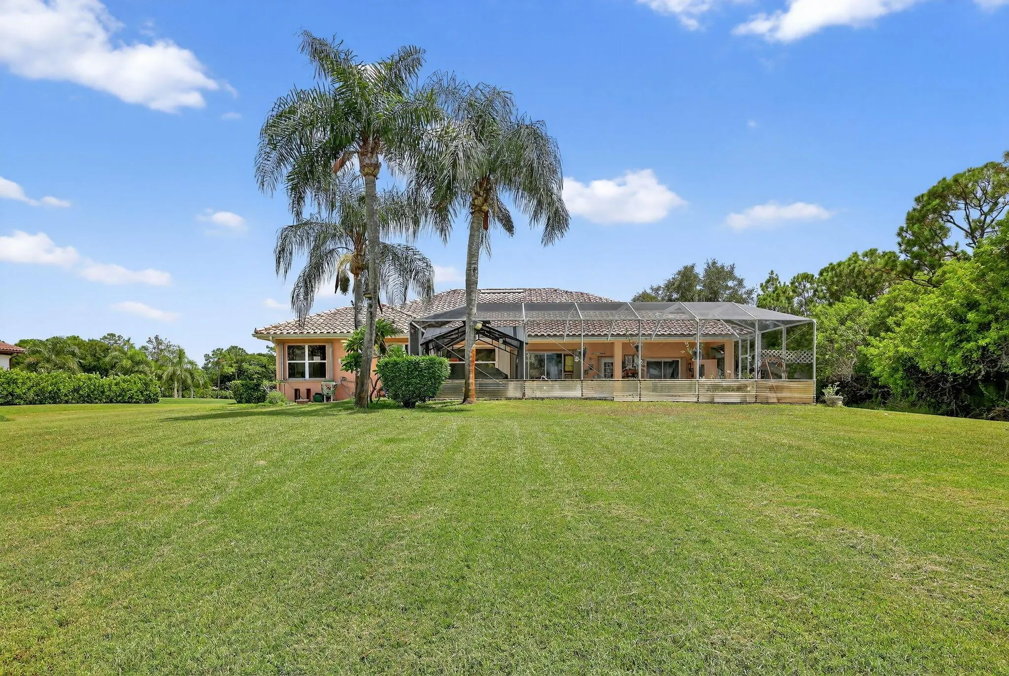 7852 SE Saddlebrook Drive