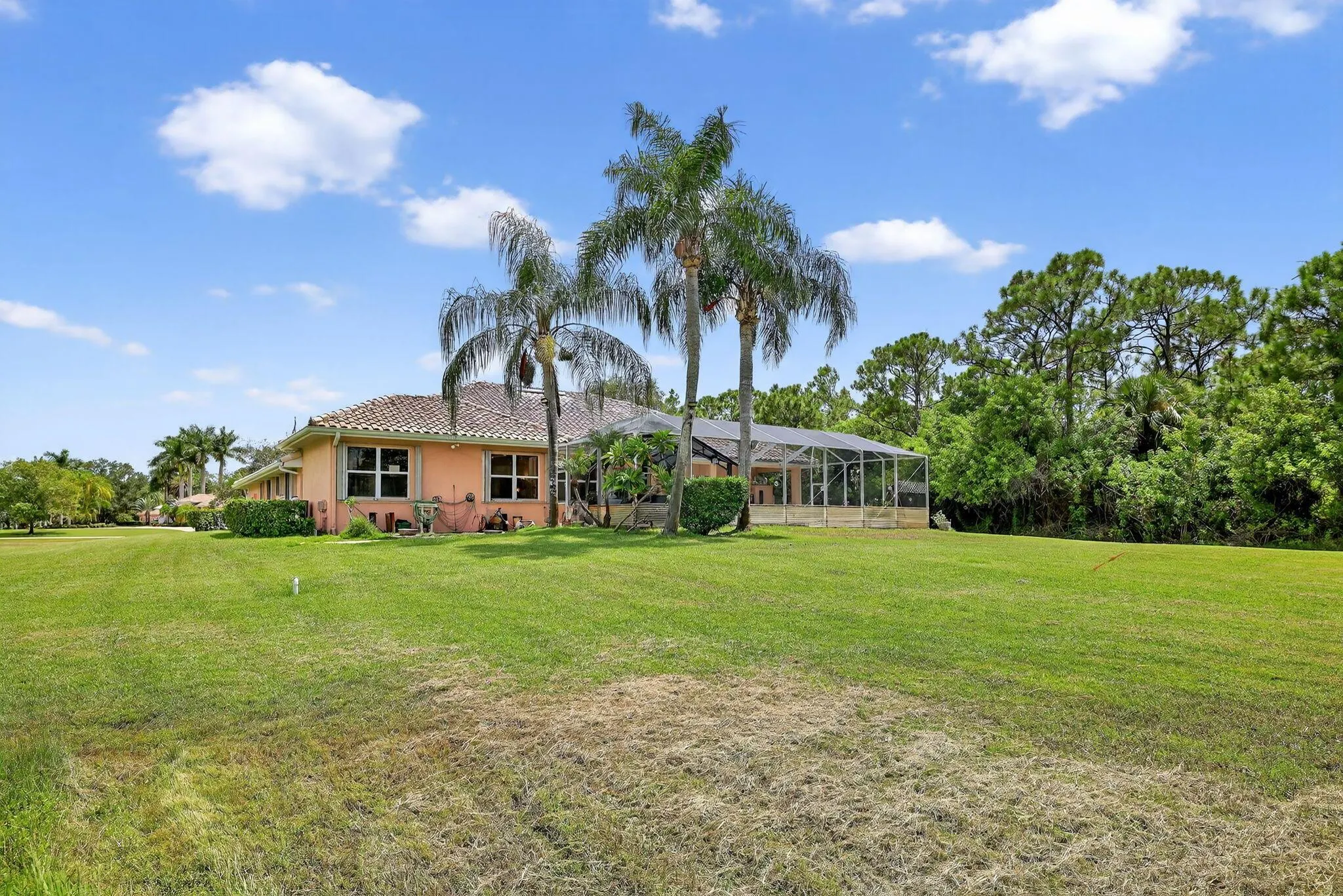 7852 SE Saddlebrook Drive