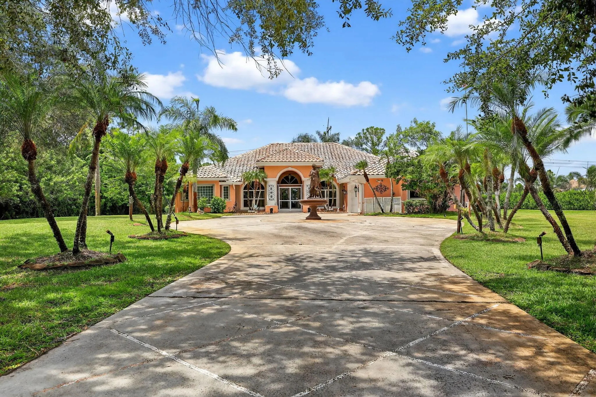 7852 SE Saddlebrook Drive