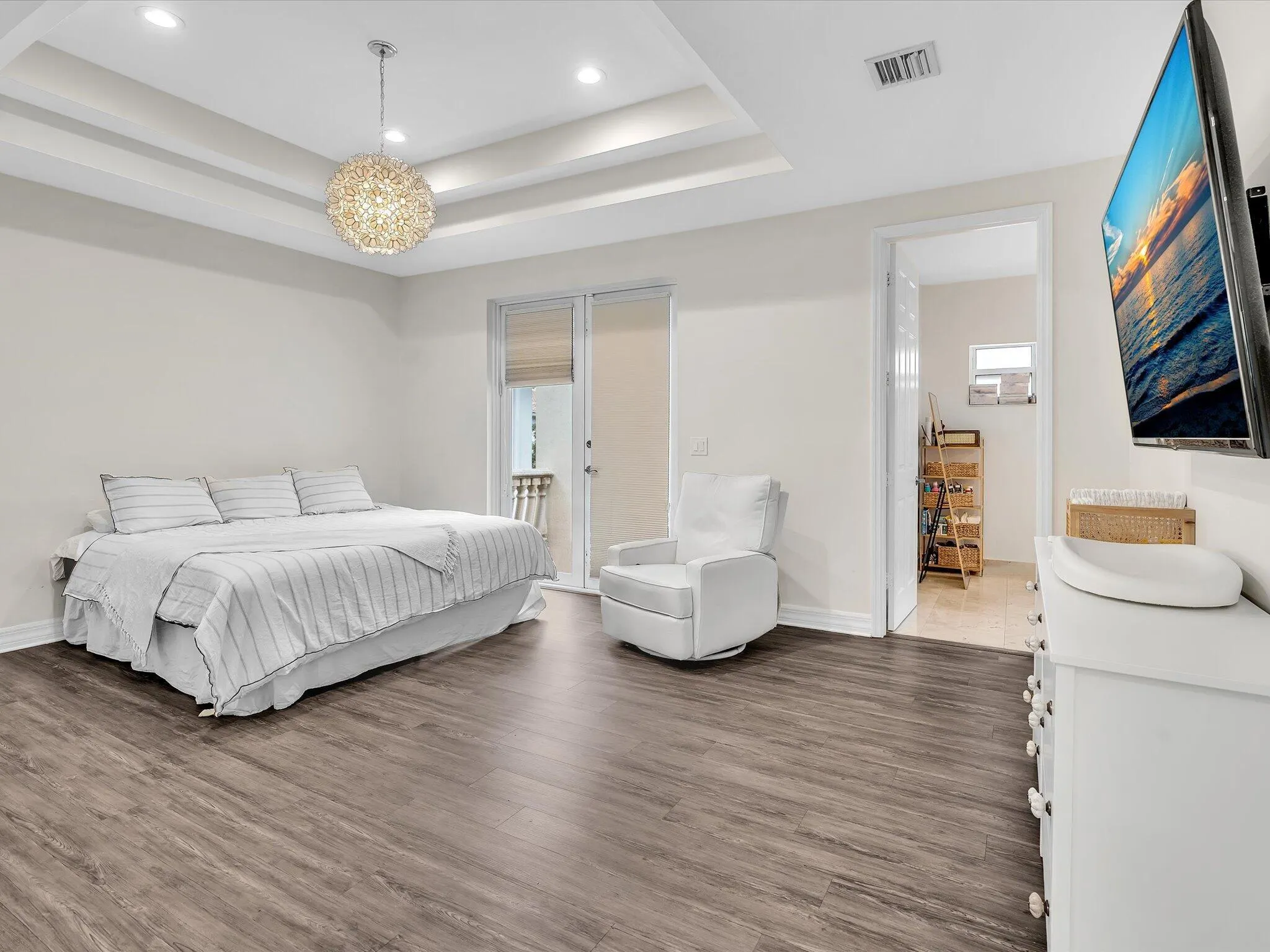 3555 Forest View Circle