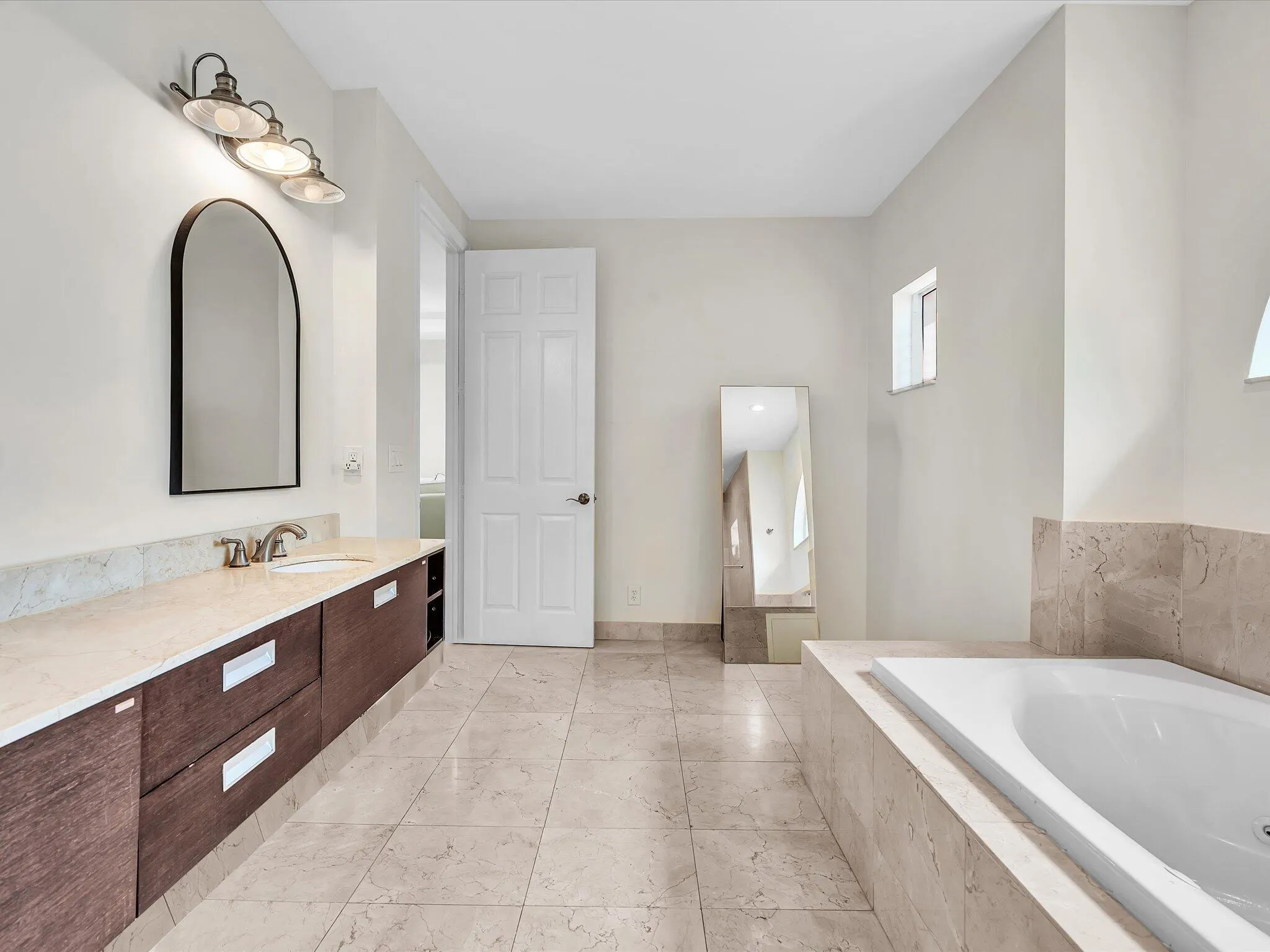 3555 Forest View Circle