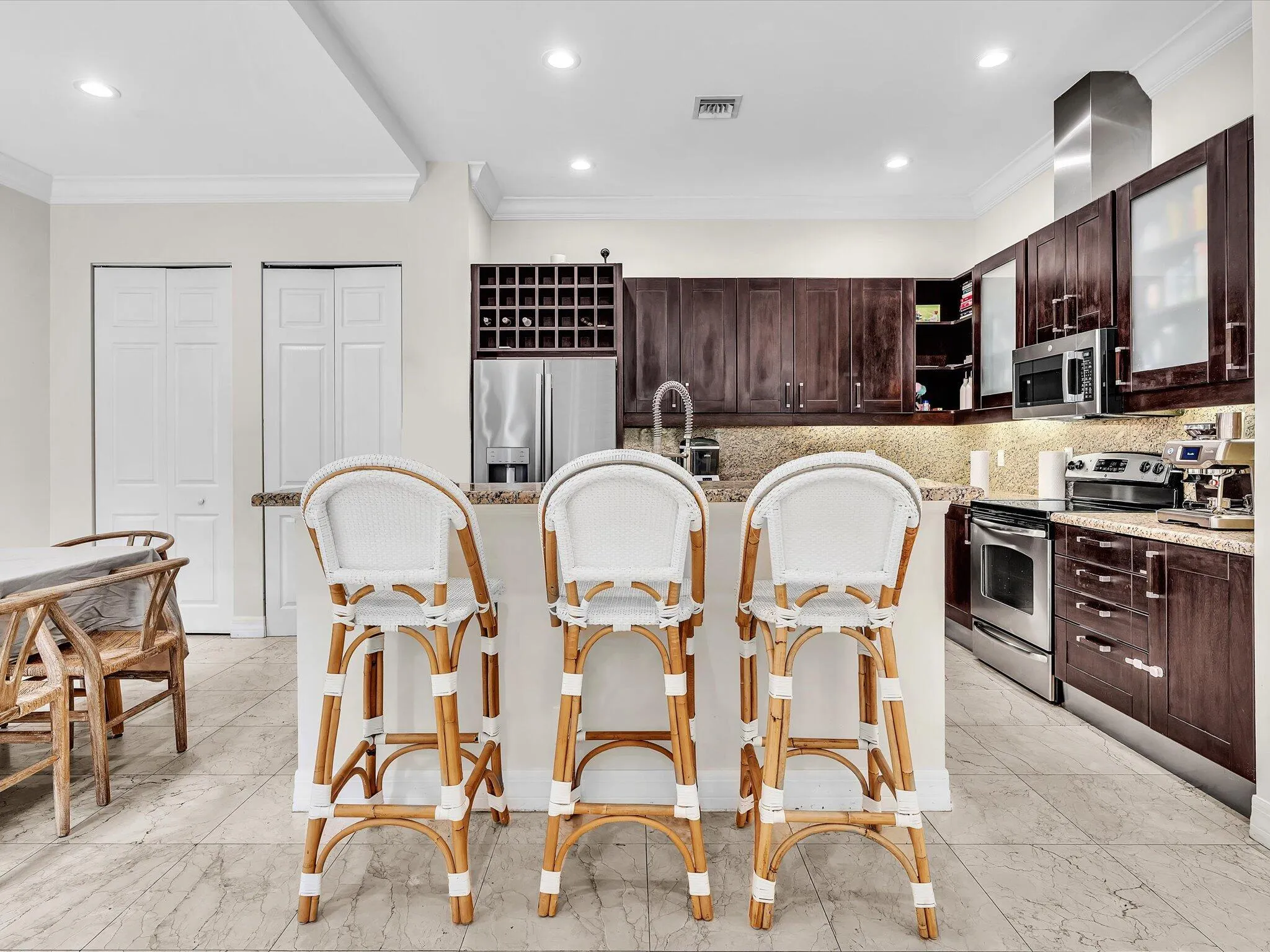 3555 Forest View Circle
