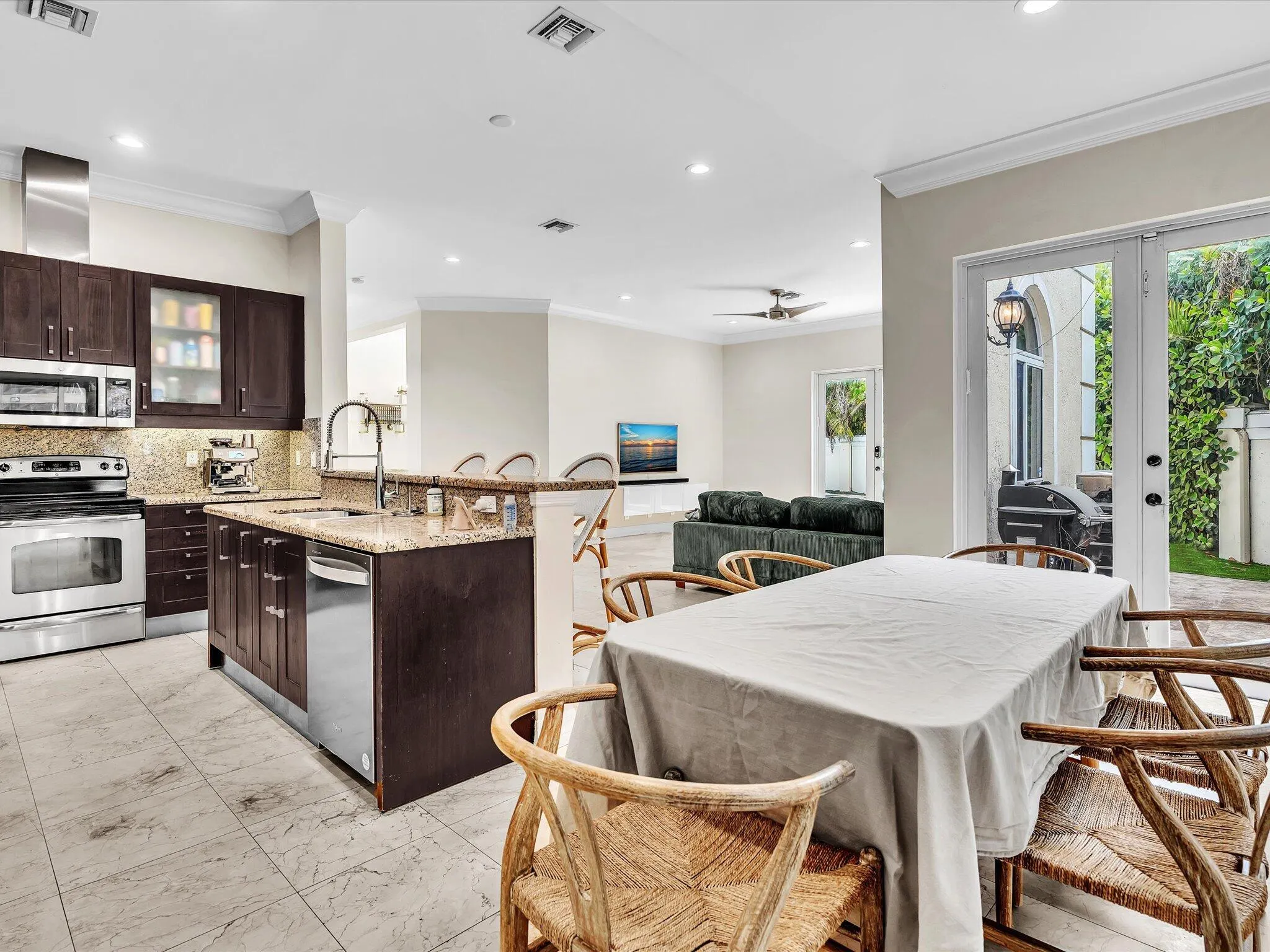 3555 Forest View Circle